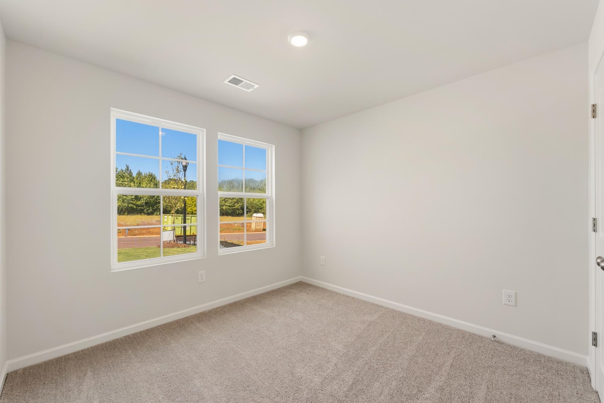170 Cloverfield Lane Property Photo 14