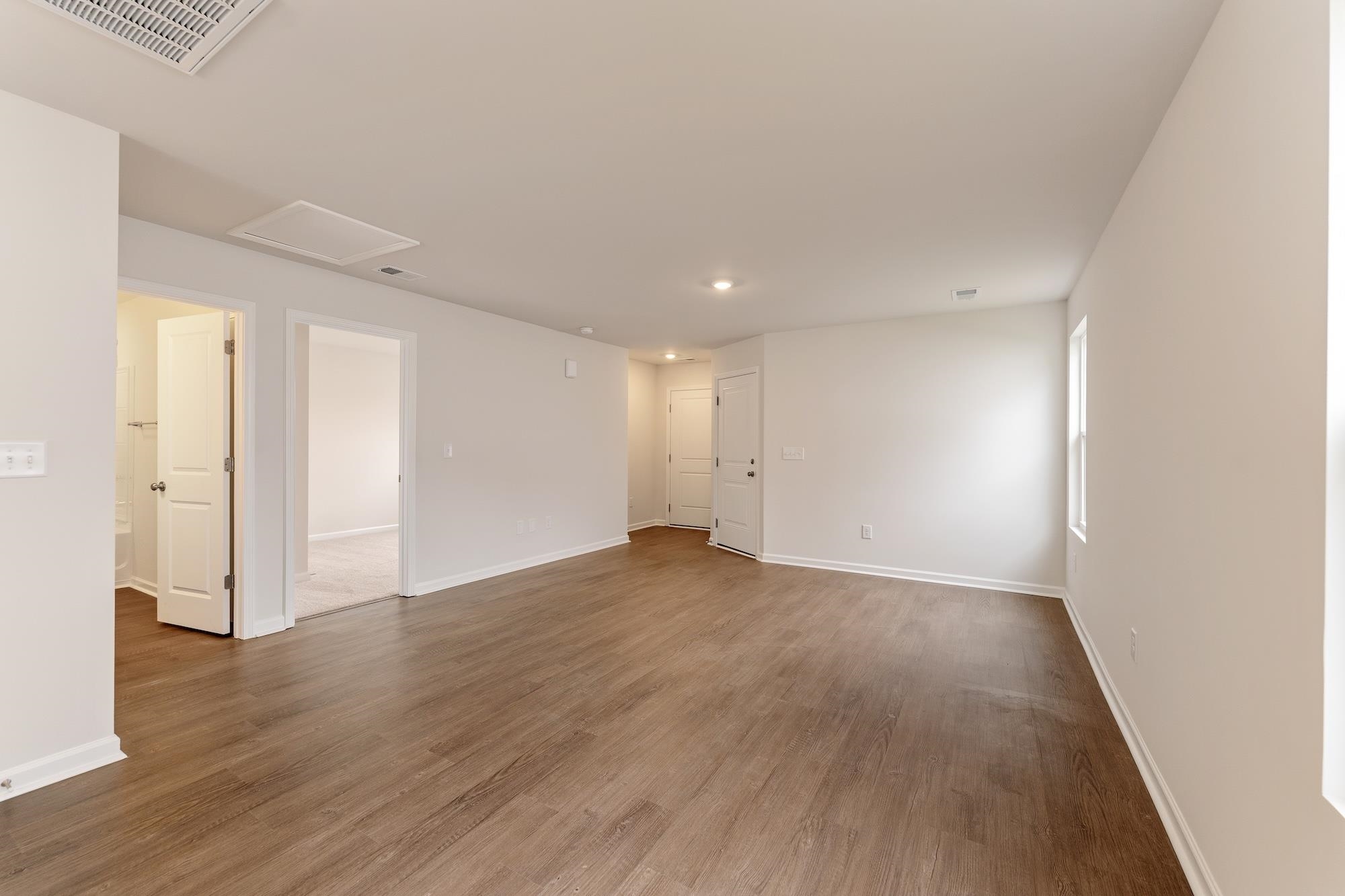 167 Cloverfield Lane Property Photo 3