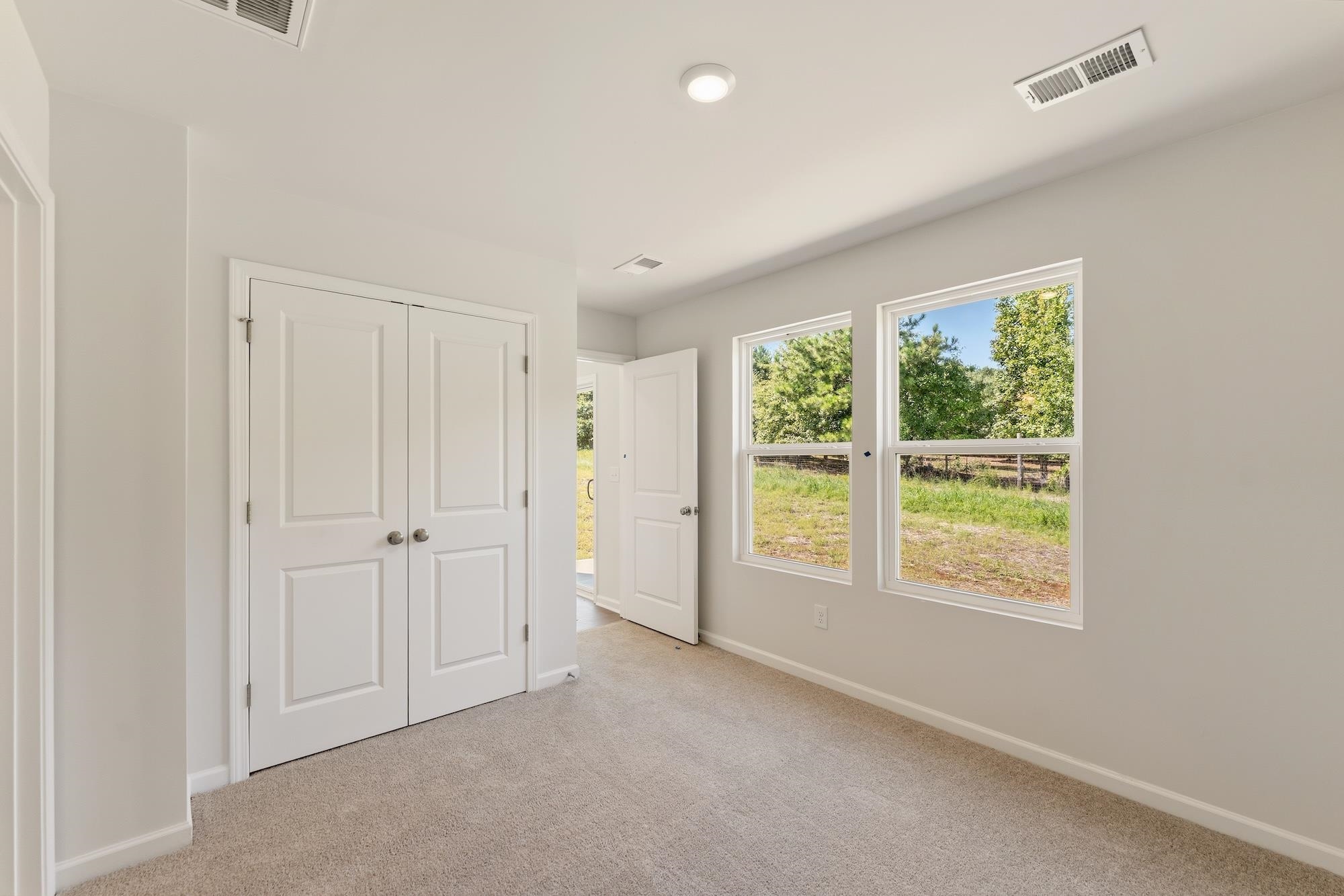 163 Cloverfield Lane Property Photo 9
