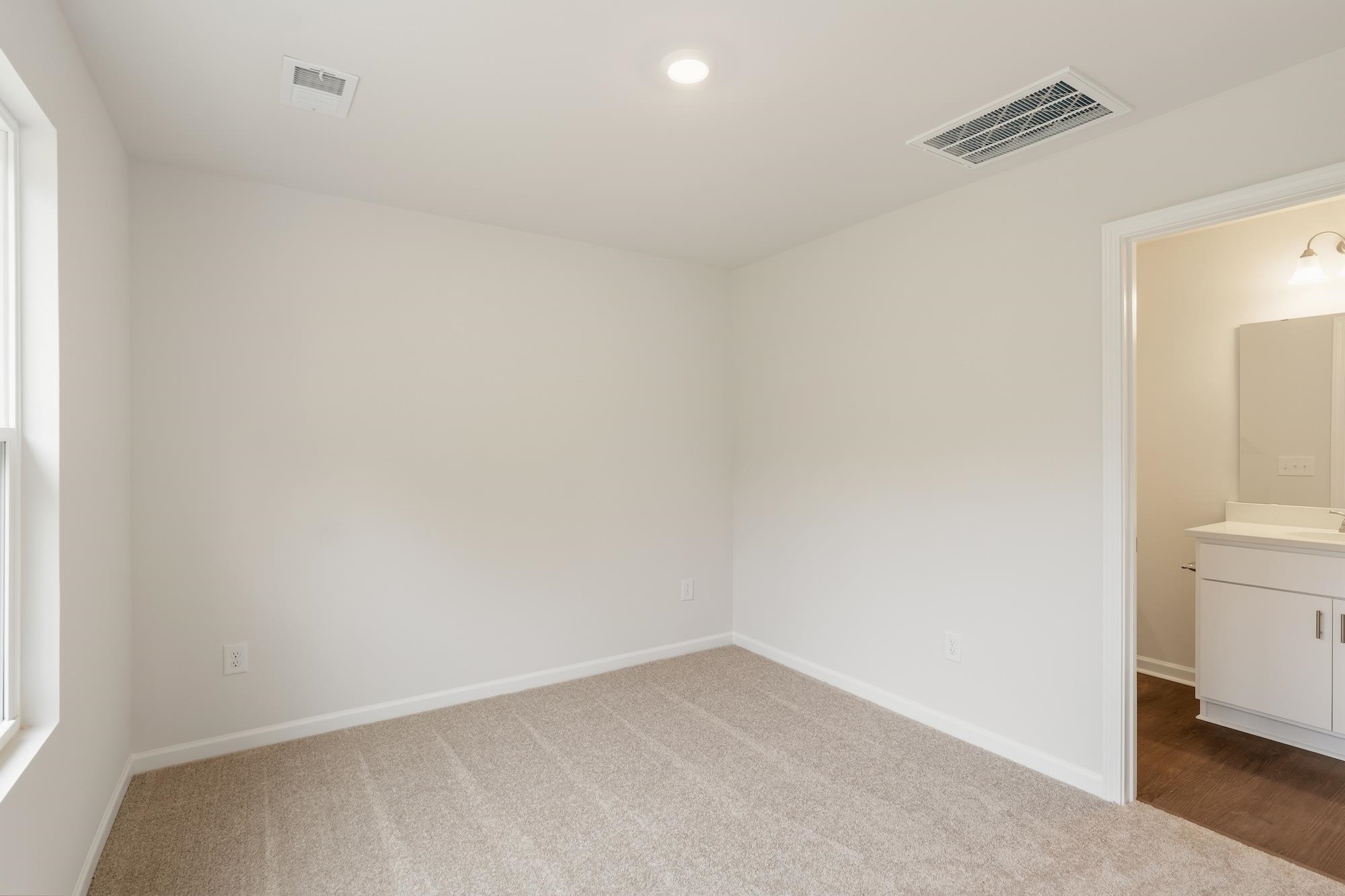 155 Cloverfield Lane Property Photo 8