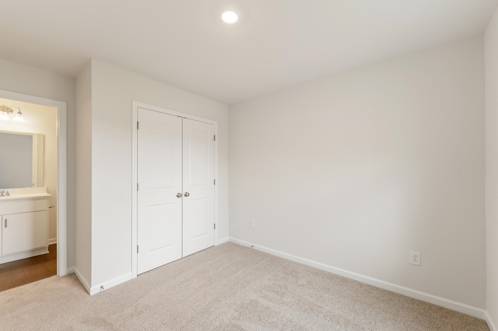 155 Cloverfield Lane Property Photo 11