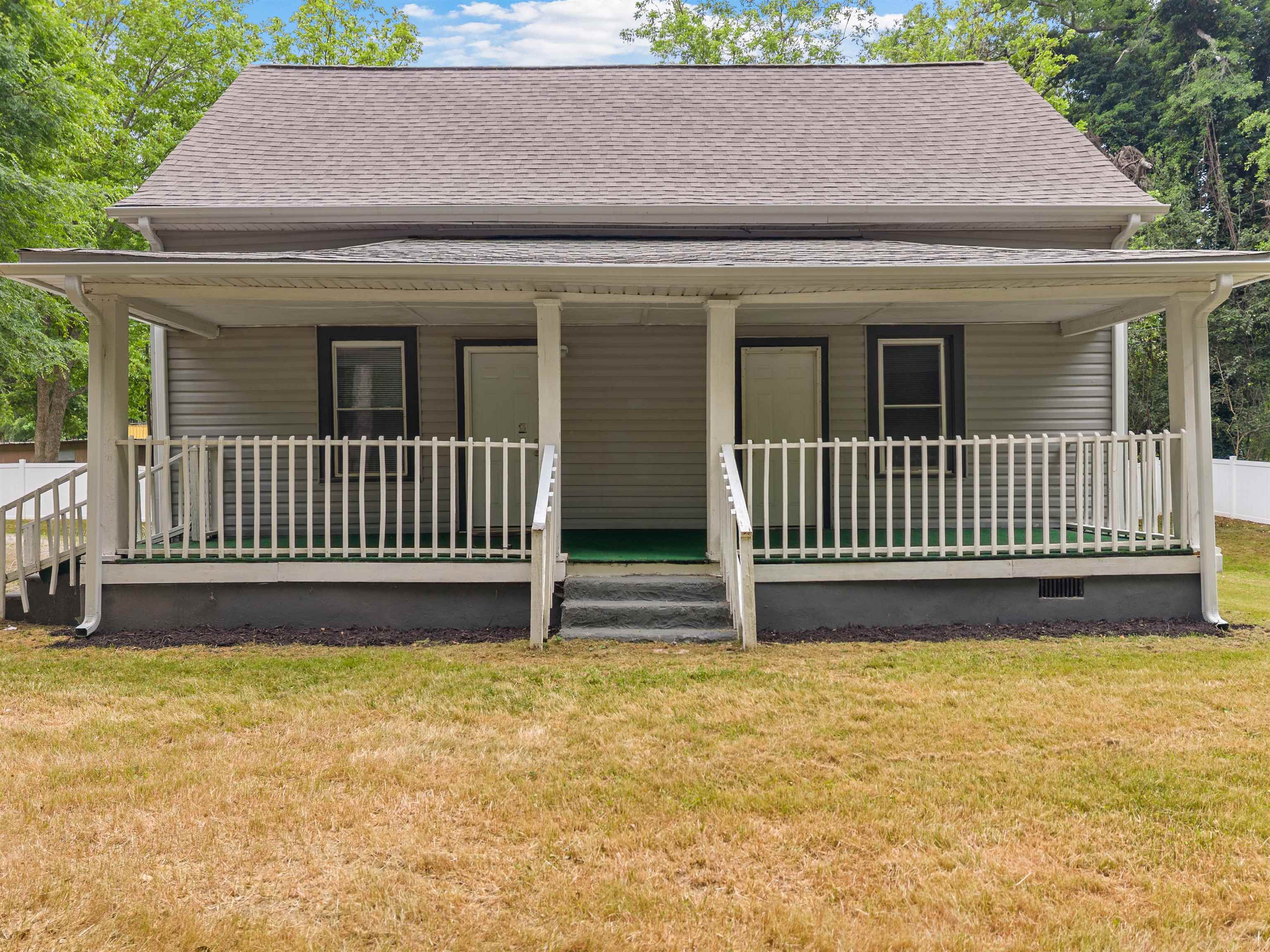 108 Wayside Dr Property Photo 1