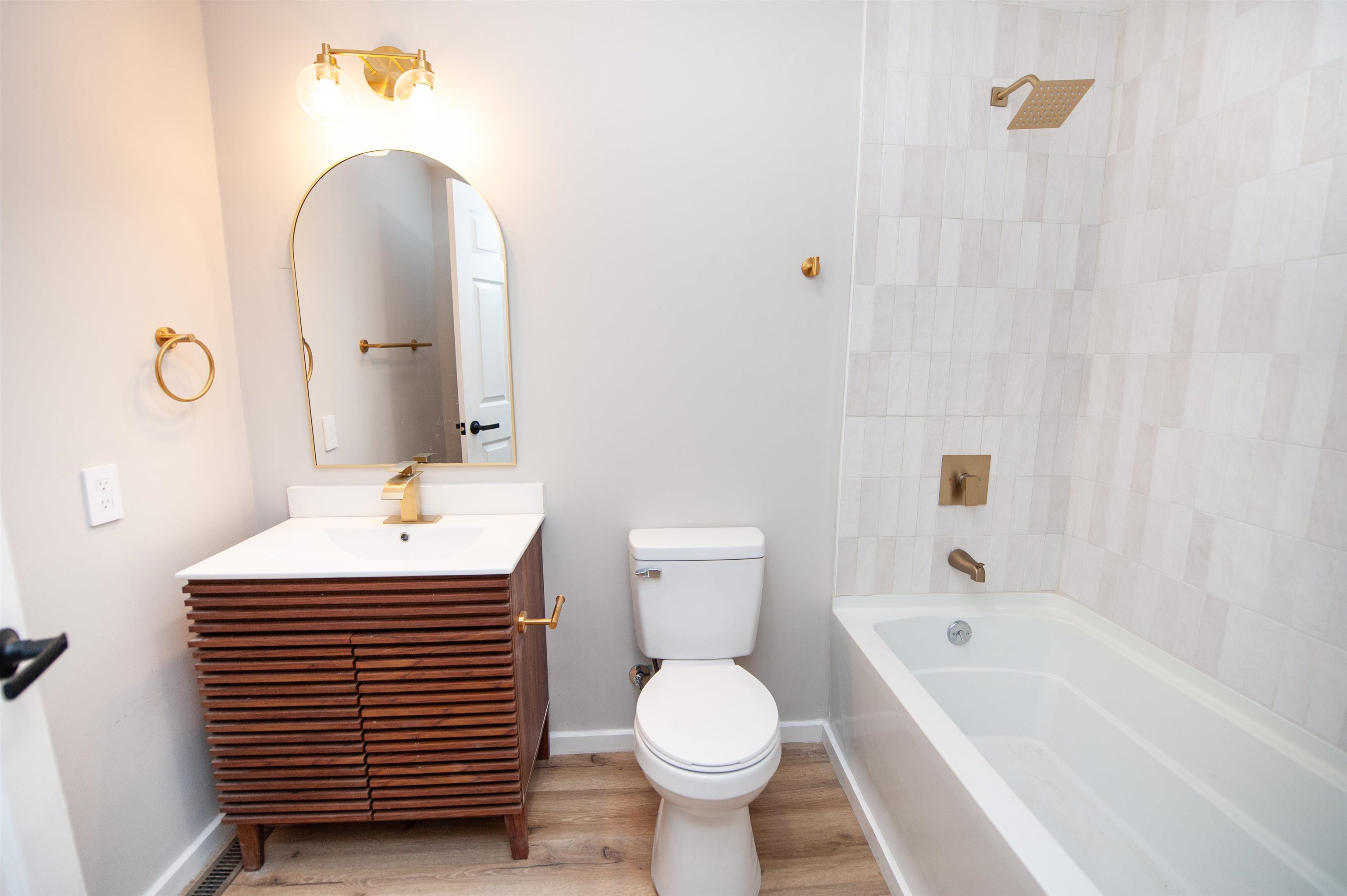 41 2nd Street Property Photo 16