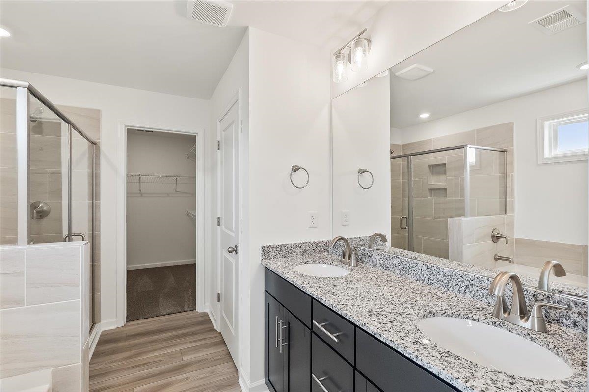 2045 Halton Oaks Drive Property Photo 15