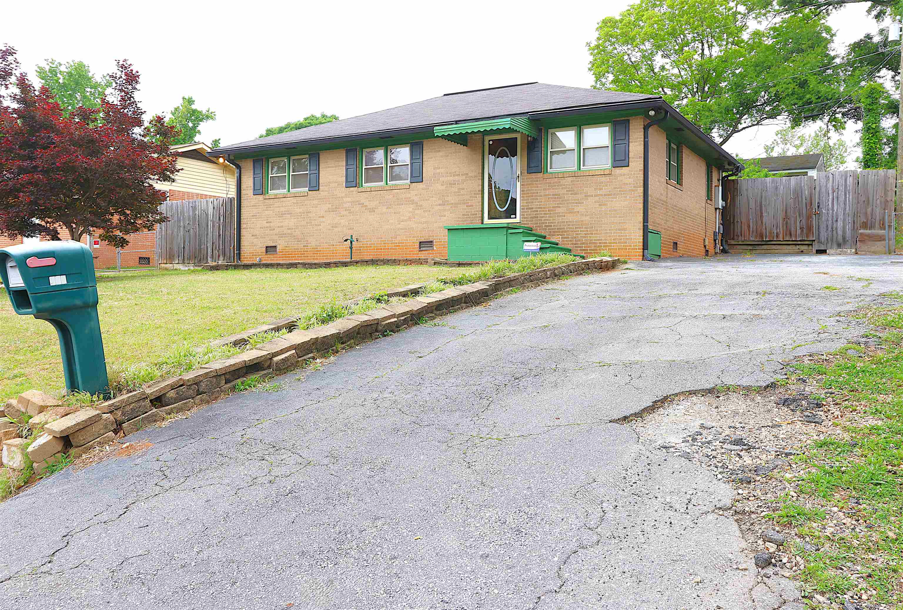 127 Norris Court Property Photo 4