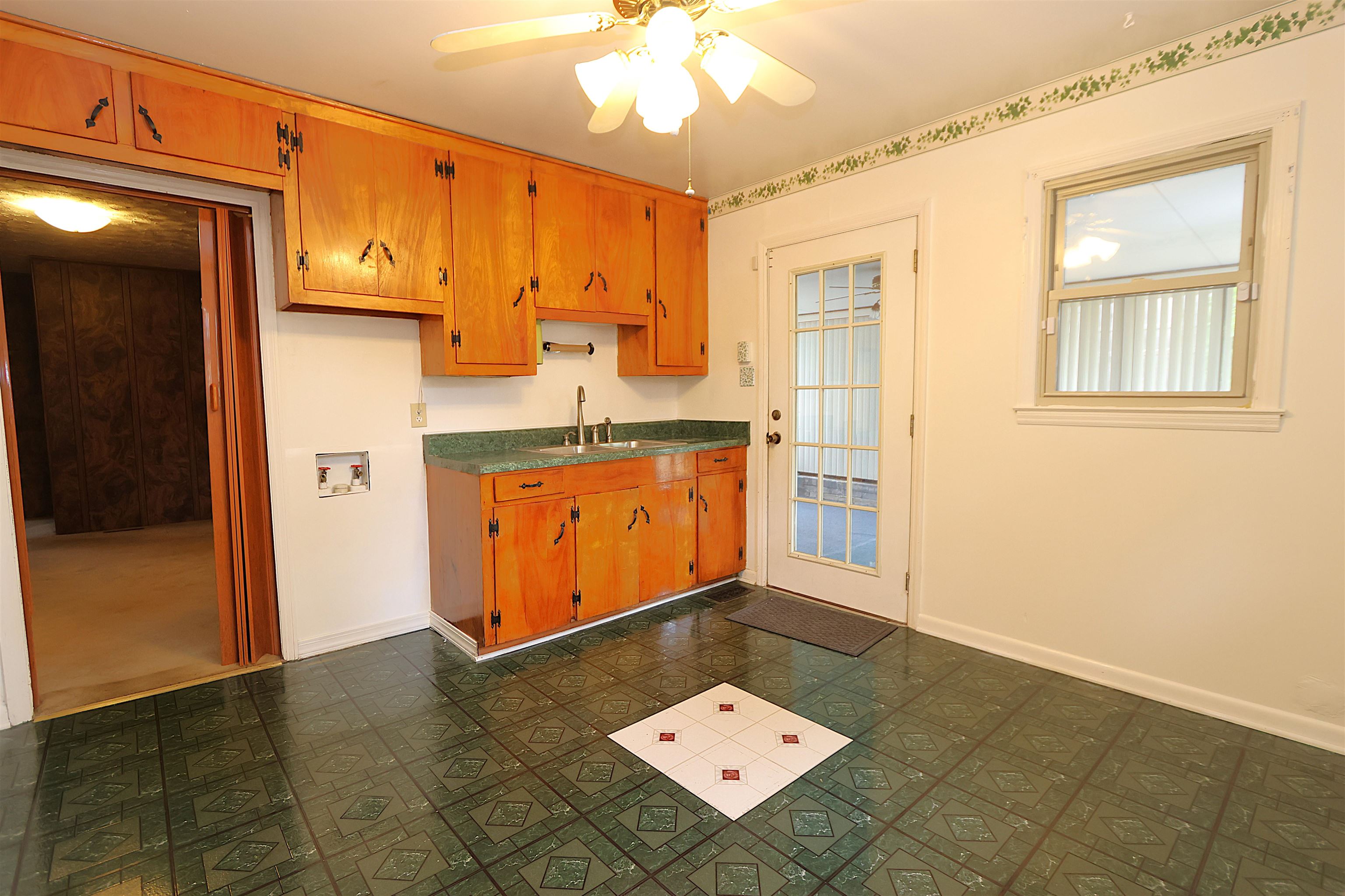 127 Norris Court Property Photo 32