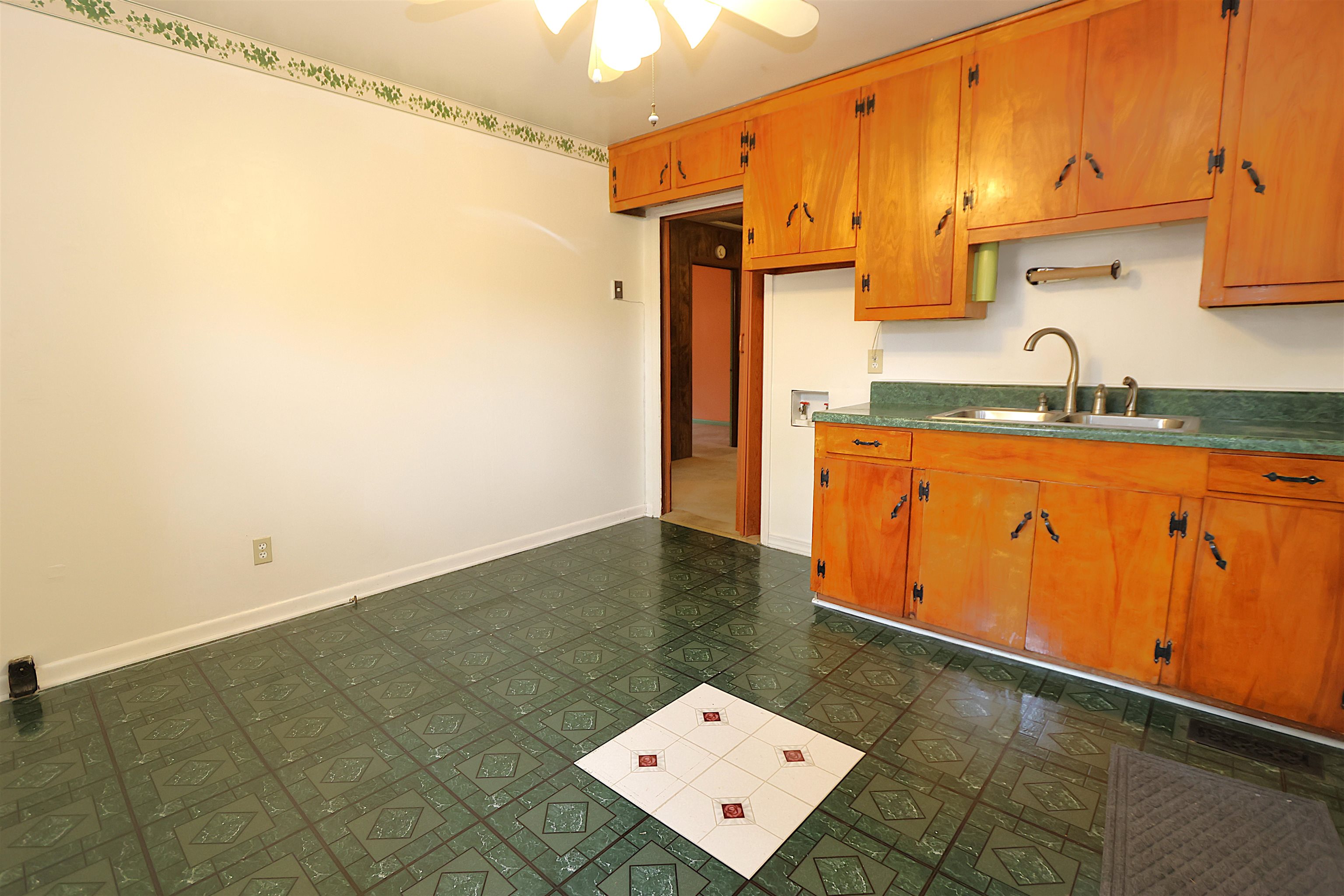 127 Norris Court Property Photo 33