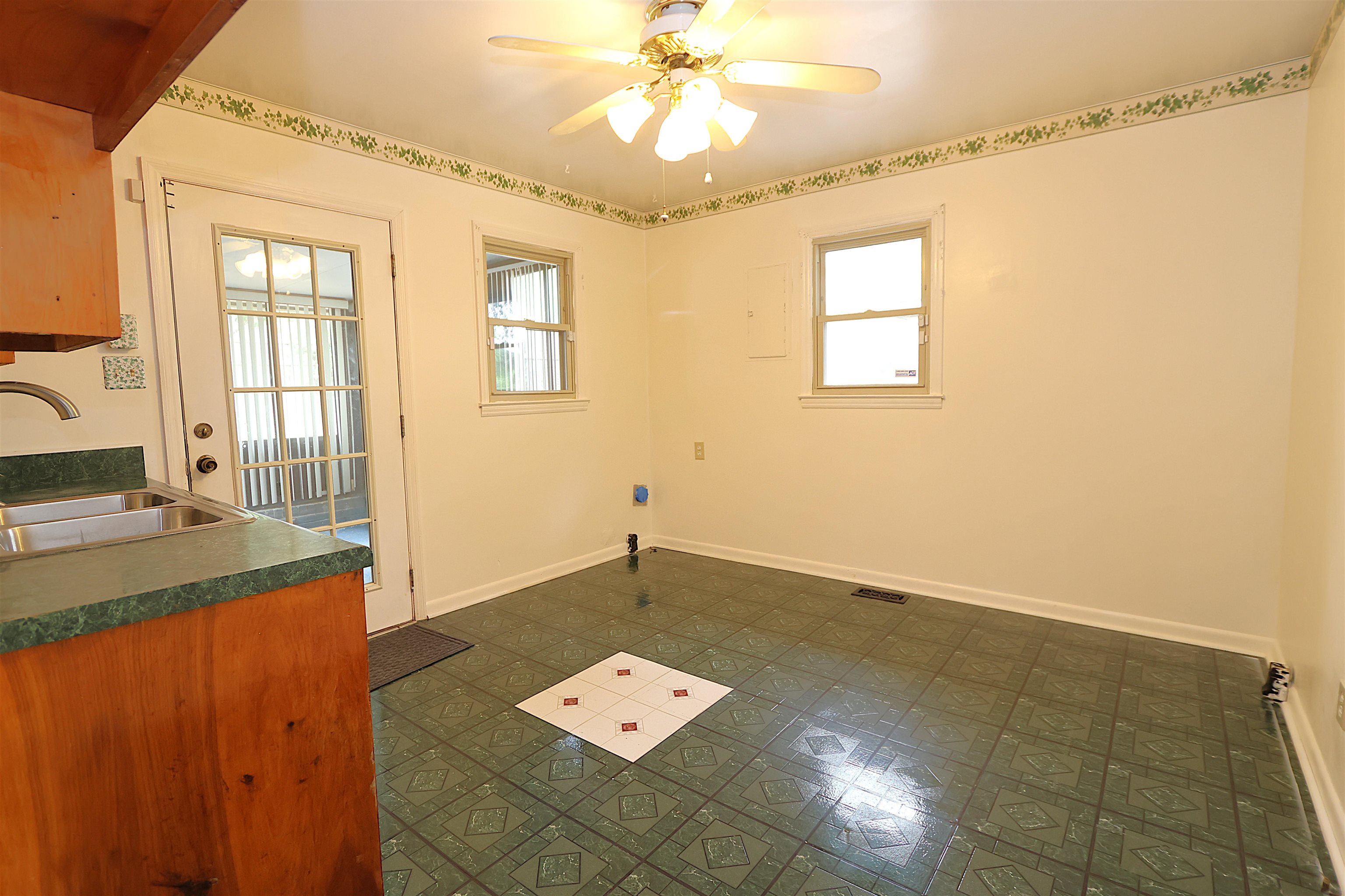 127 Norris Court Property Photo 34