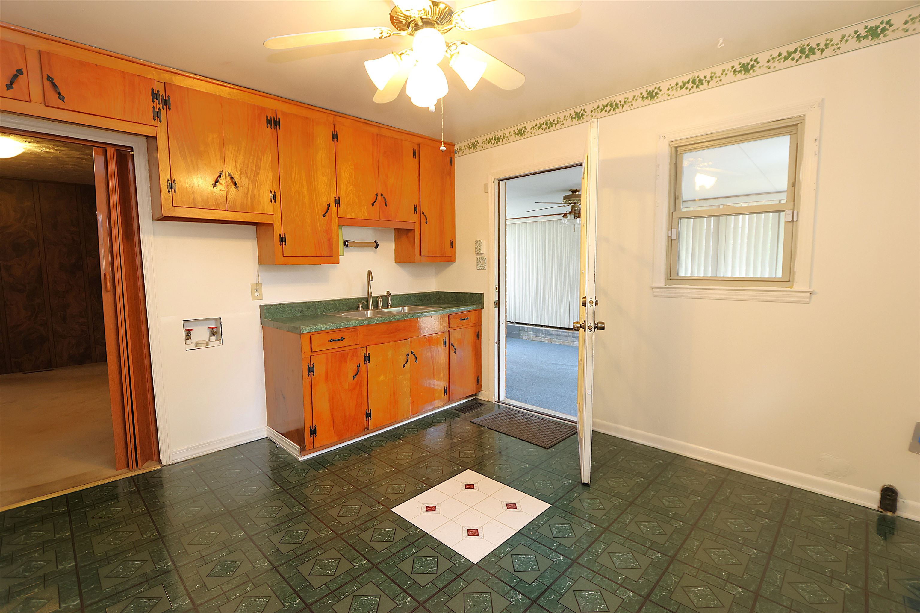 127 Norris Court Property Photo 37