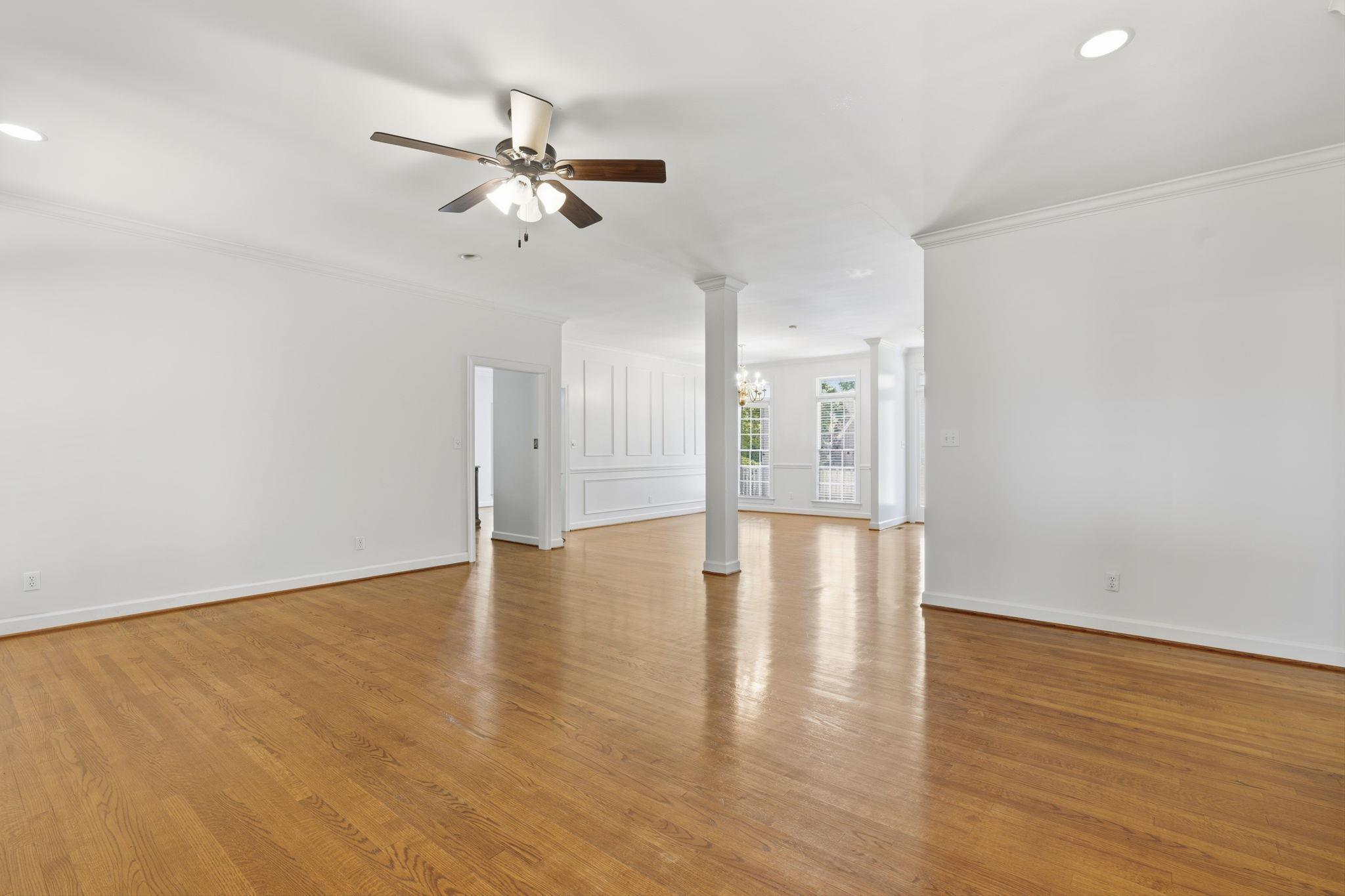 313 N Oakley Lane Property Photo 4