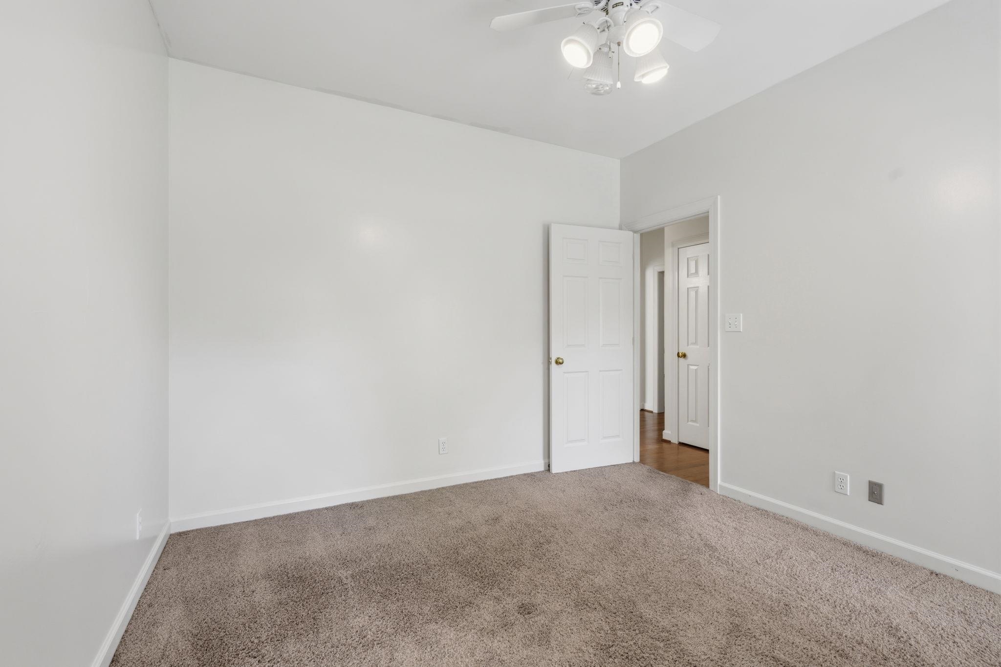 313 N Oakley Lane Property Photo 27