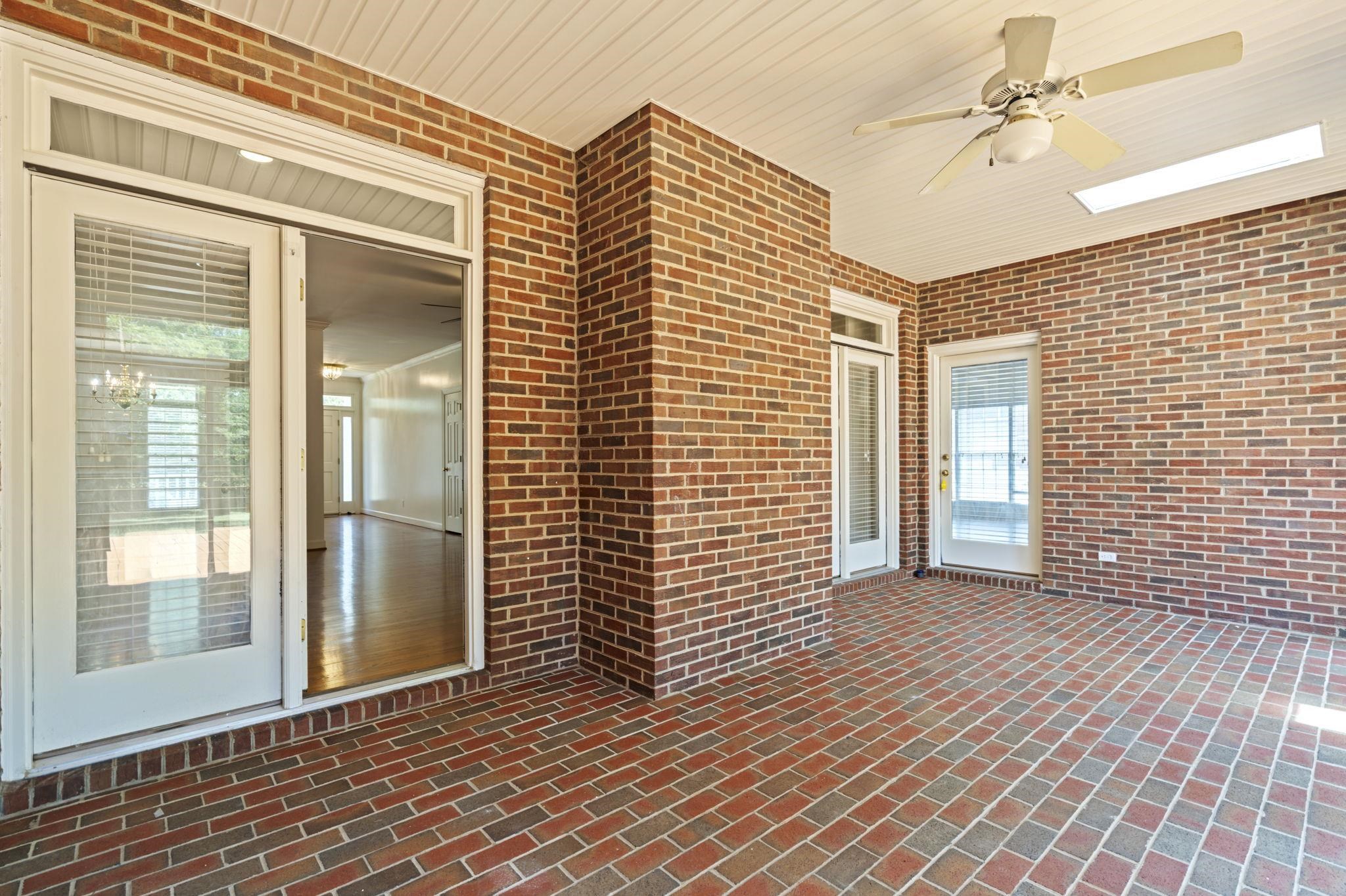 313 N Oakley Lane Property Photo 30