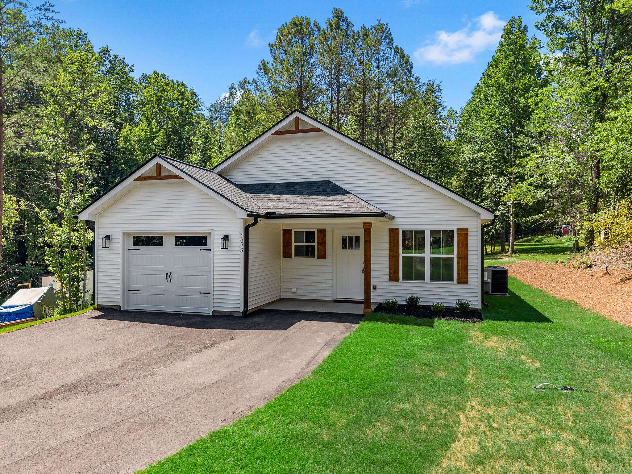 1075 E Prince Road Property Photo 3