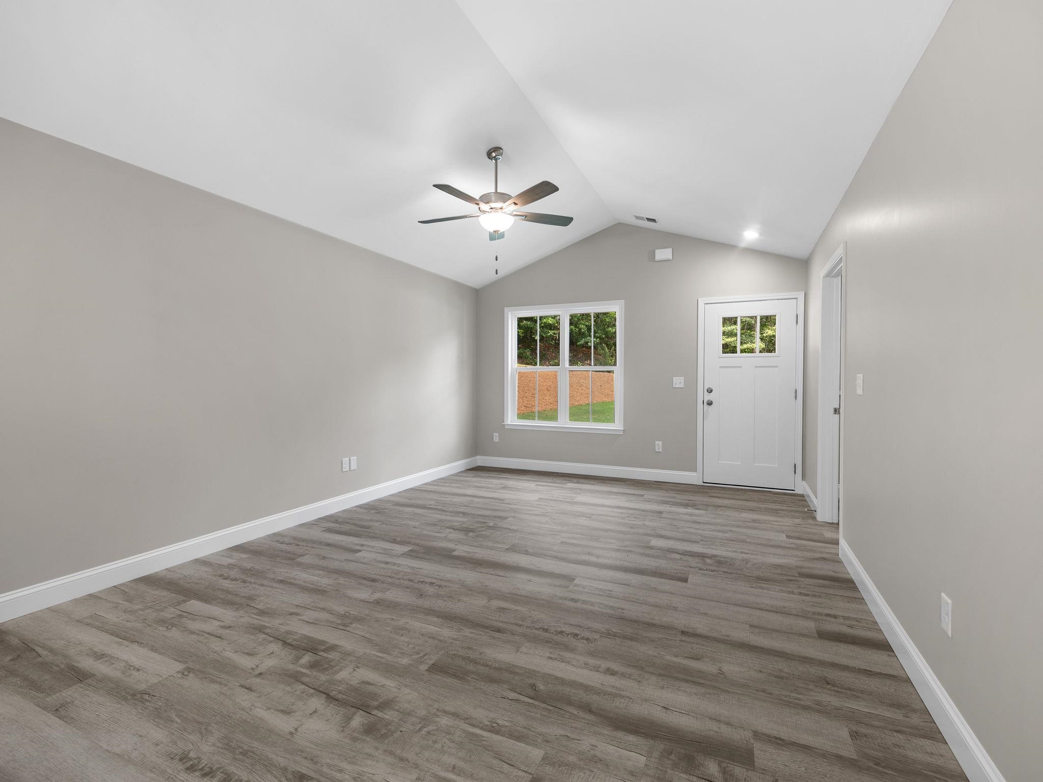 1075 E Prince Road Property Photo 11