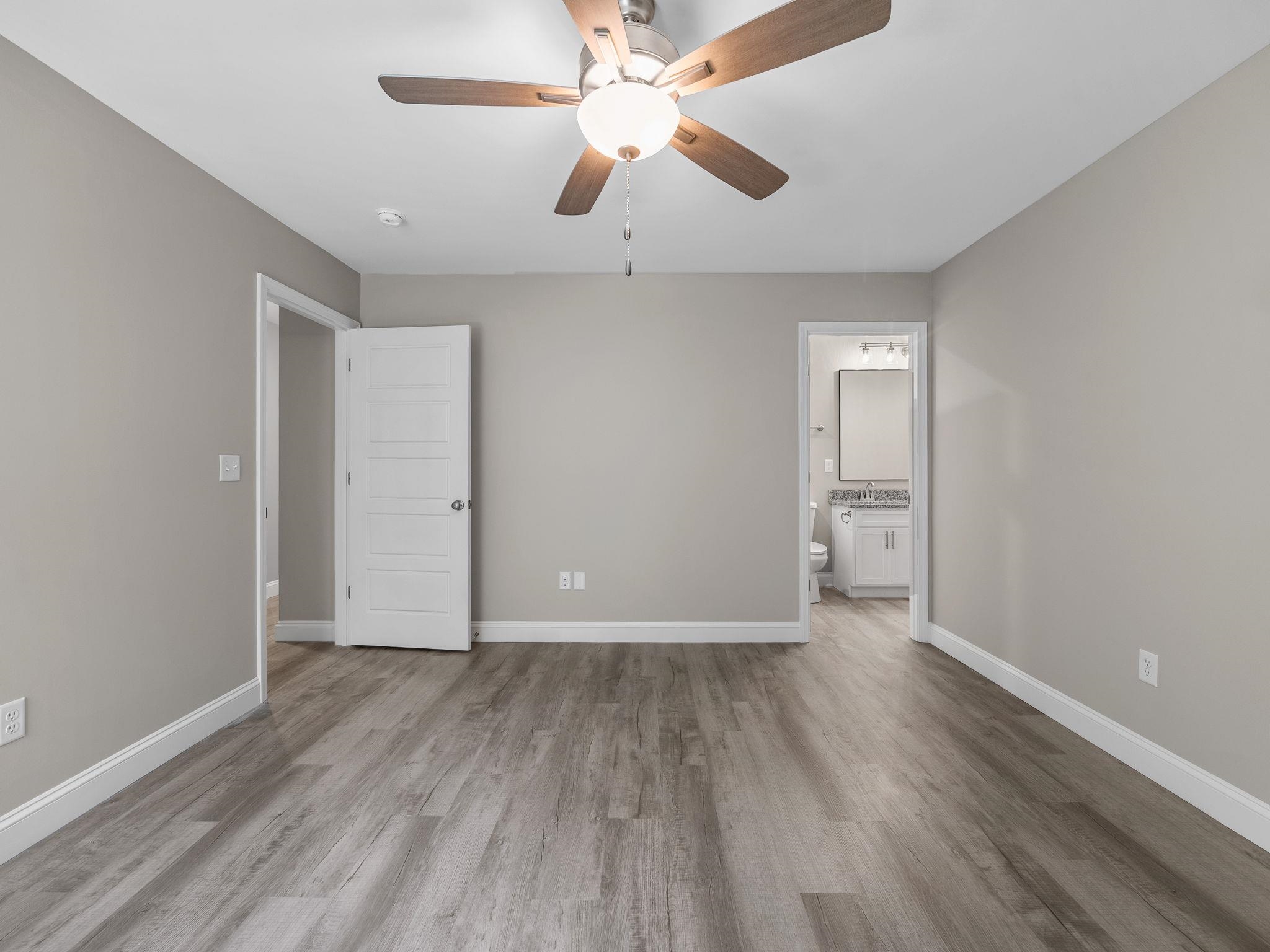 1075 E Prince Road Property Photo 18