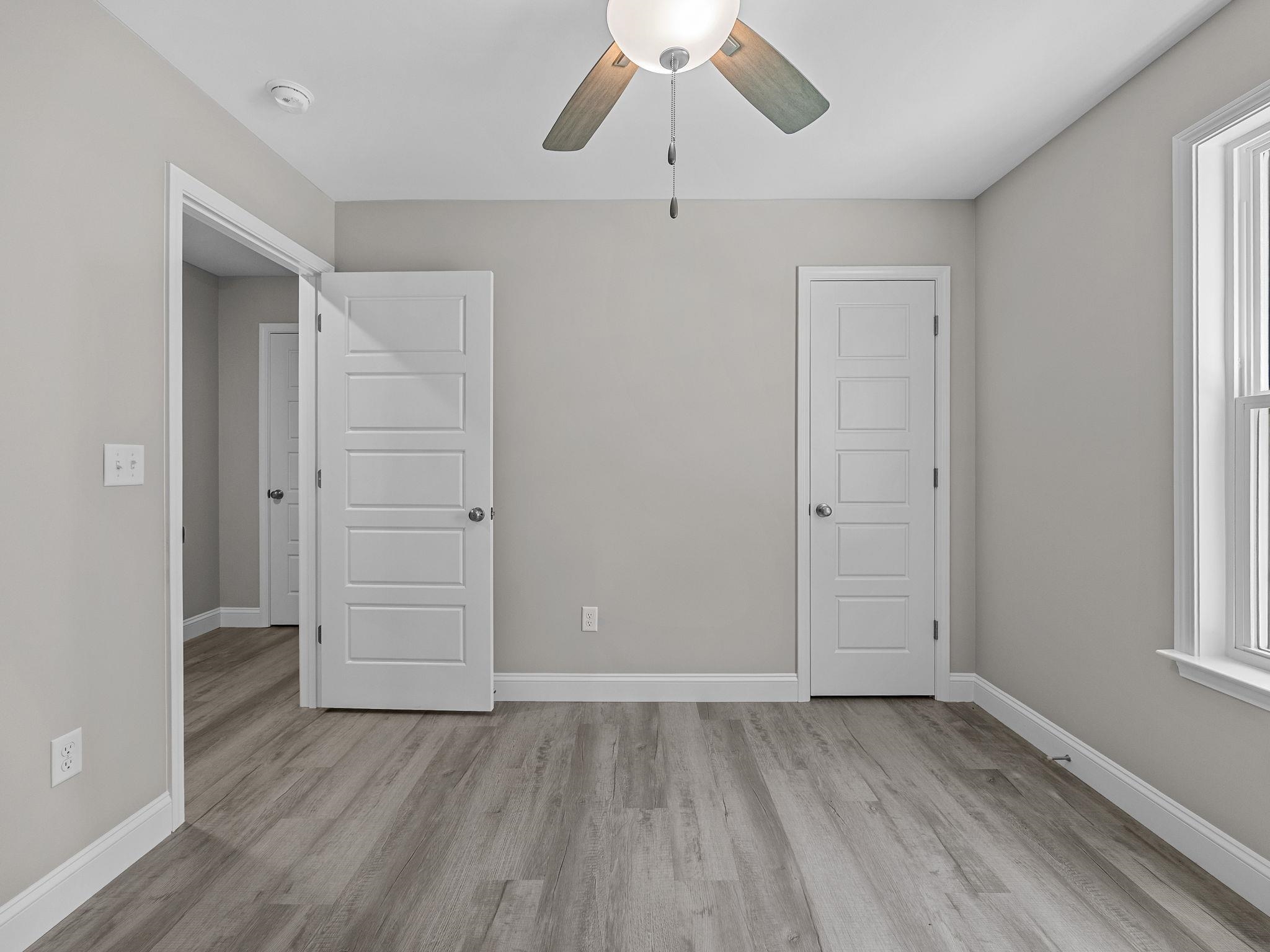 1075 E Prince Road Property Photo 27