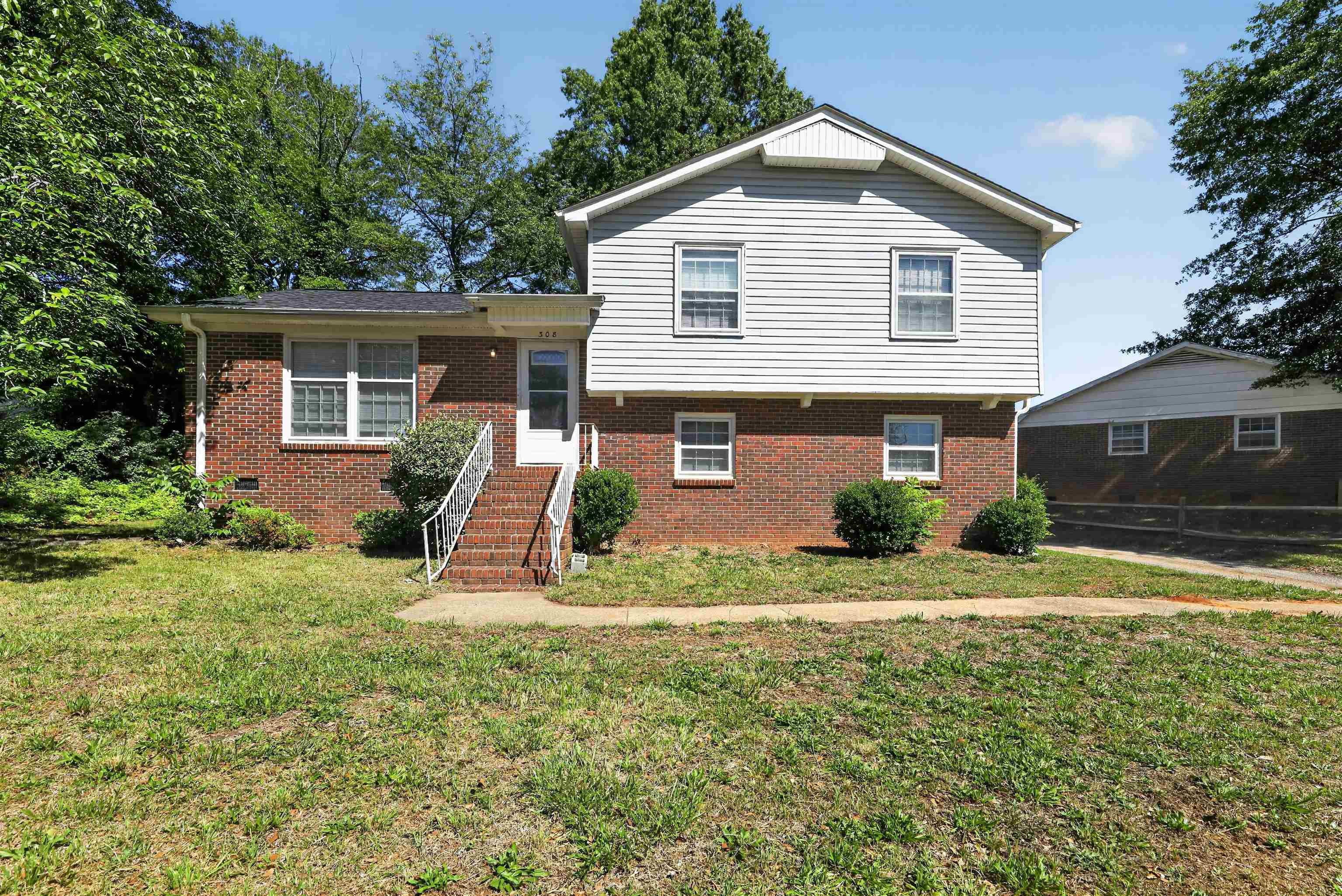 308 Willow Oaks Dr Drive Property Photo 2