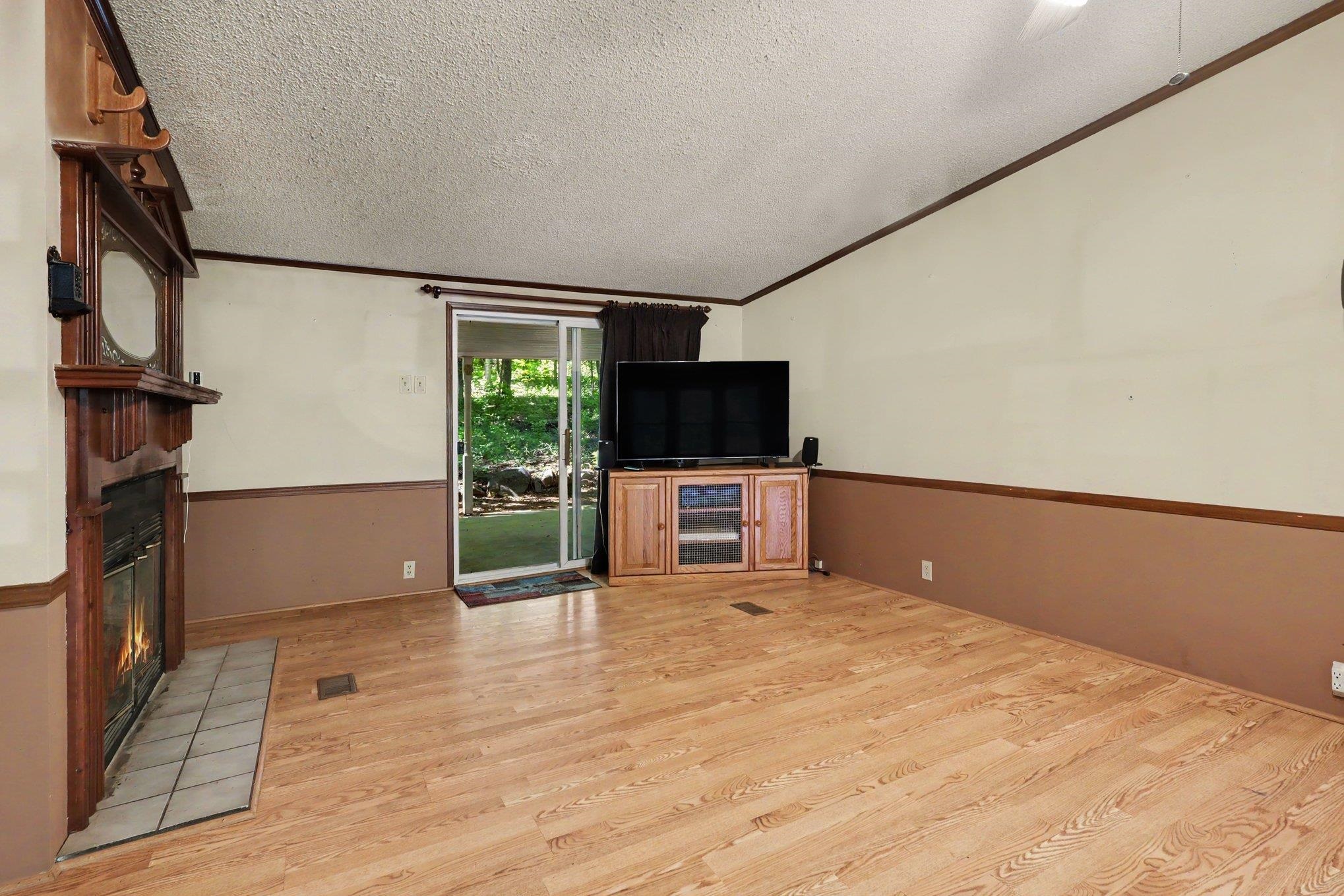 68 Walnut Drive Property Photo 5
