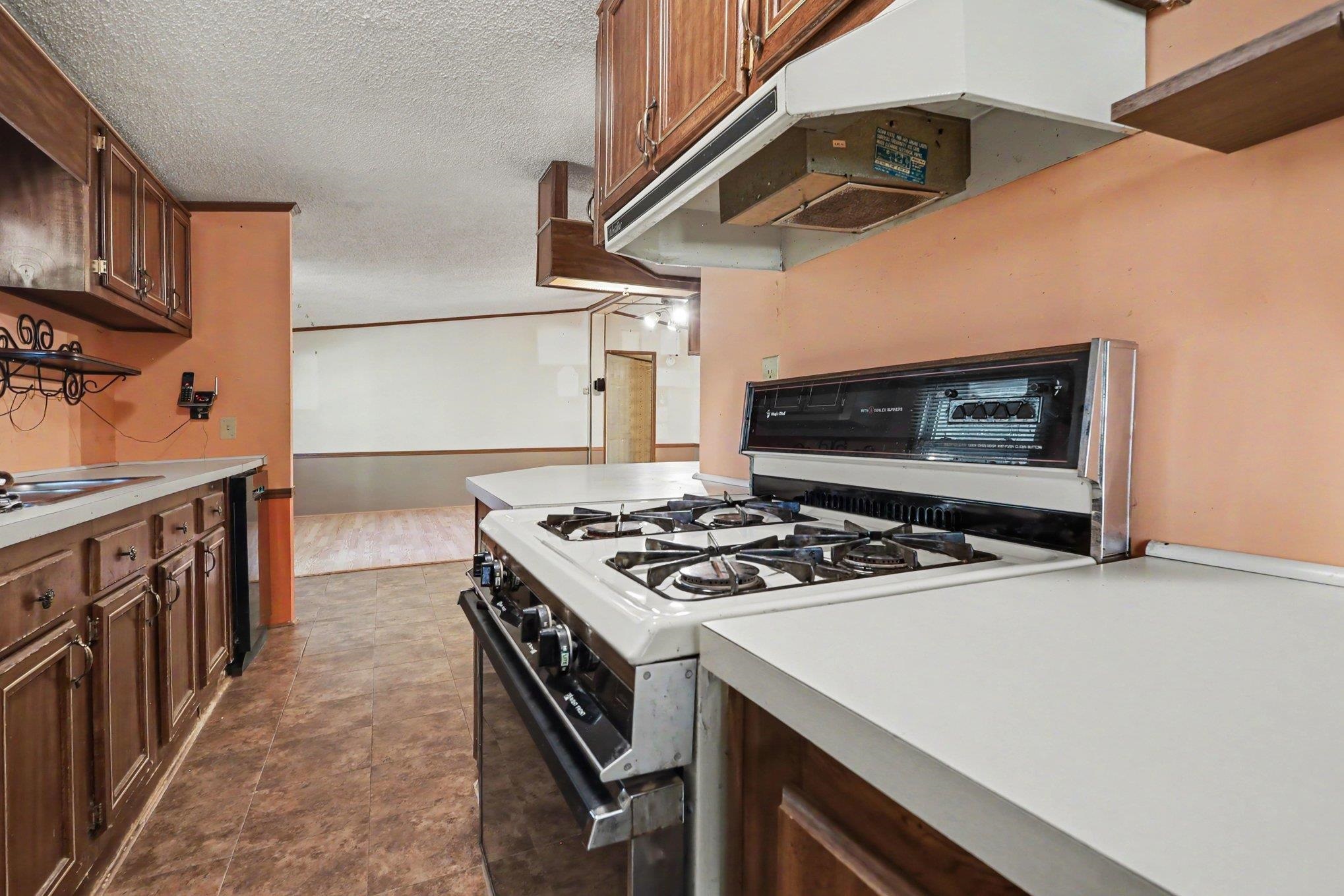 68 Walnut Drive Property Photo 10