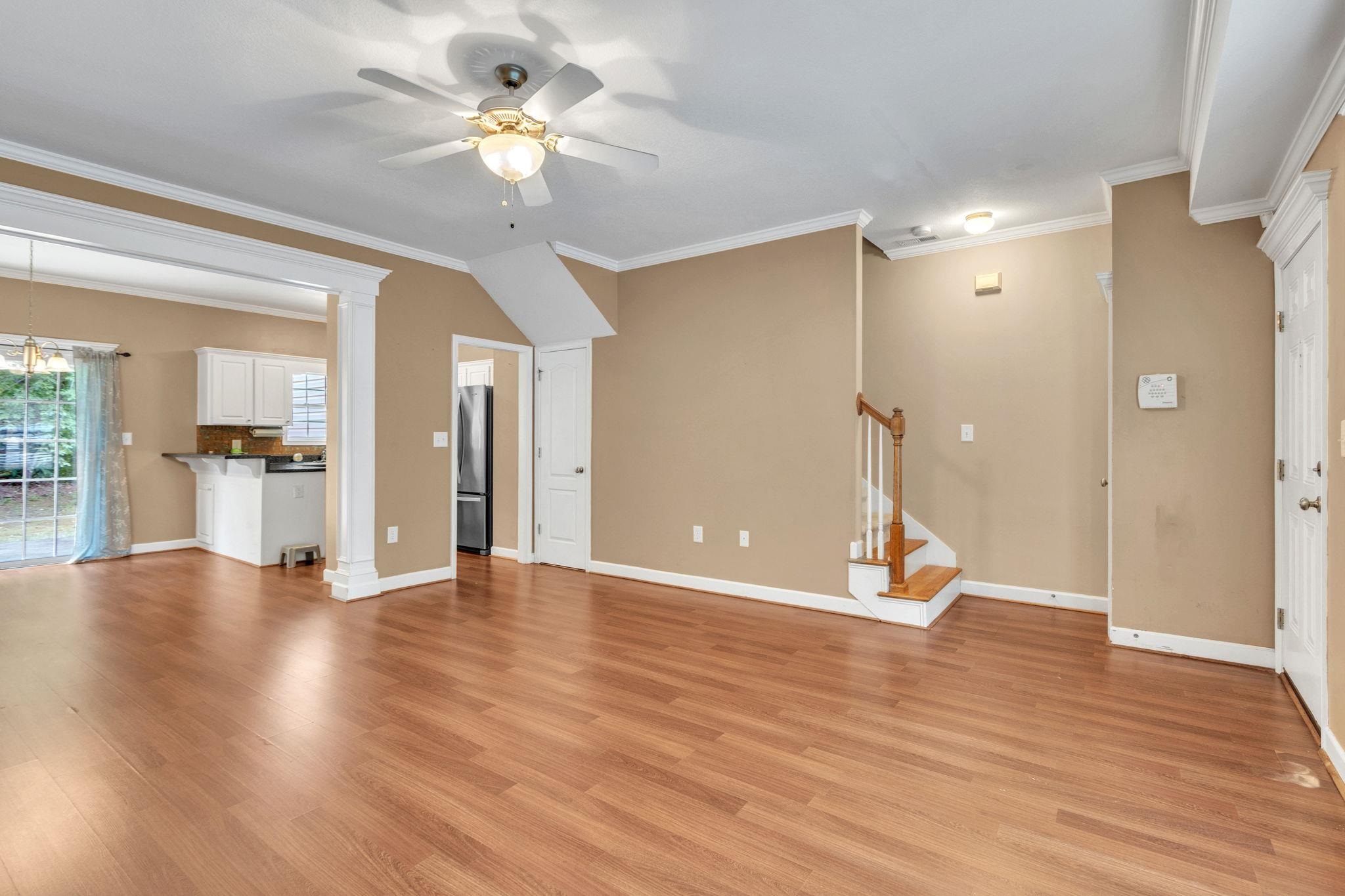 299 Rexford Drive Property Photo 6