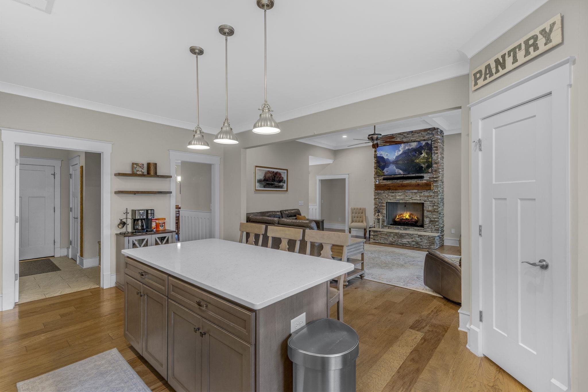 813 Olivine Court Property Photo 8