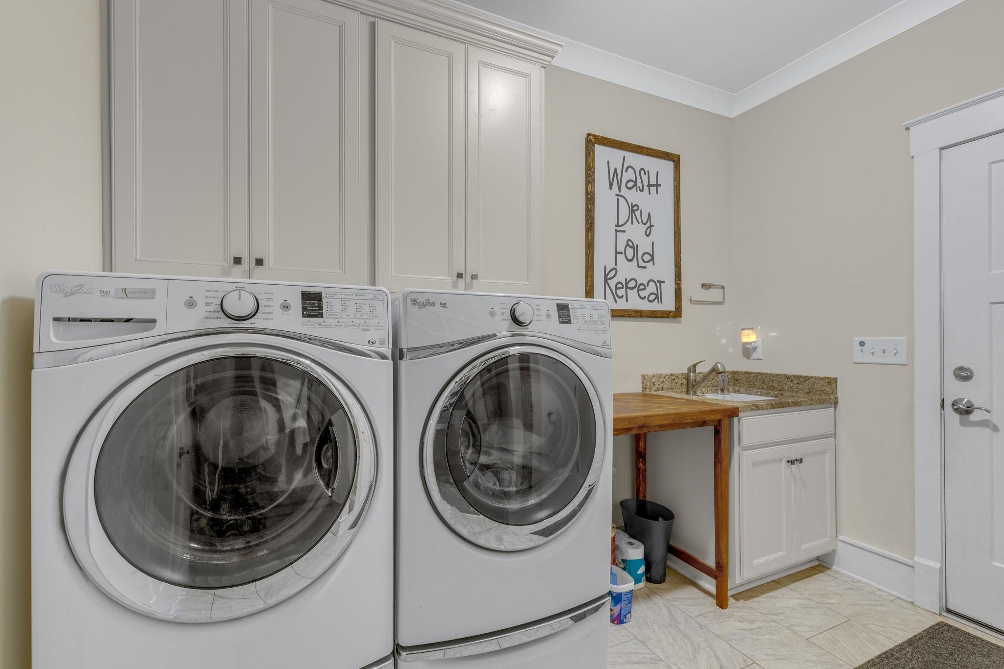813 Olivine Court Property Photo 15