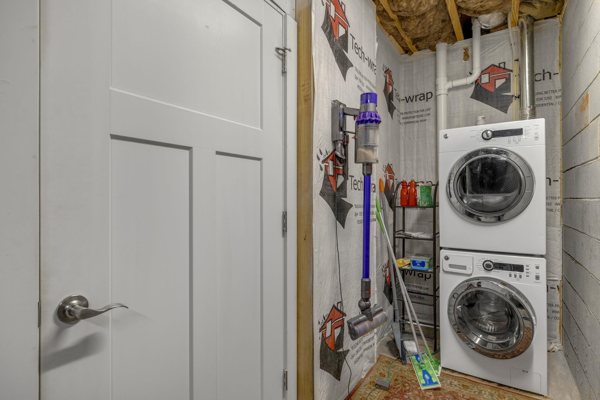 813 Olivine Court Property Photo 35