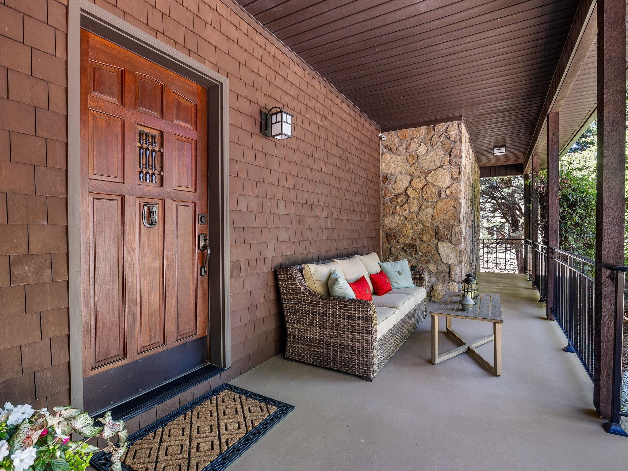 181 Lakeshore Drive Property Photo 3