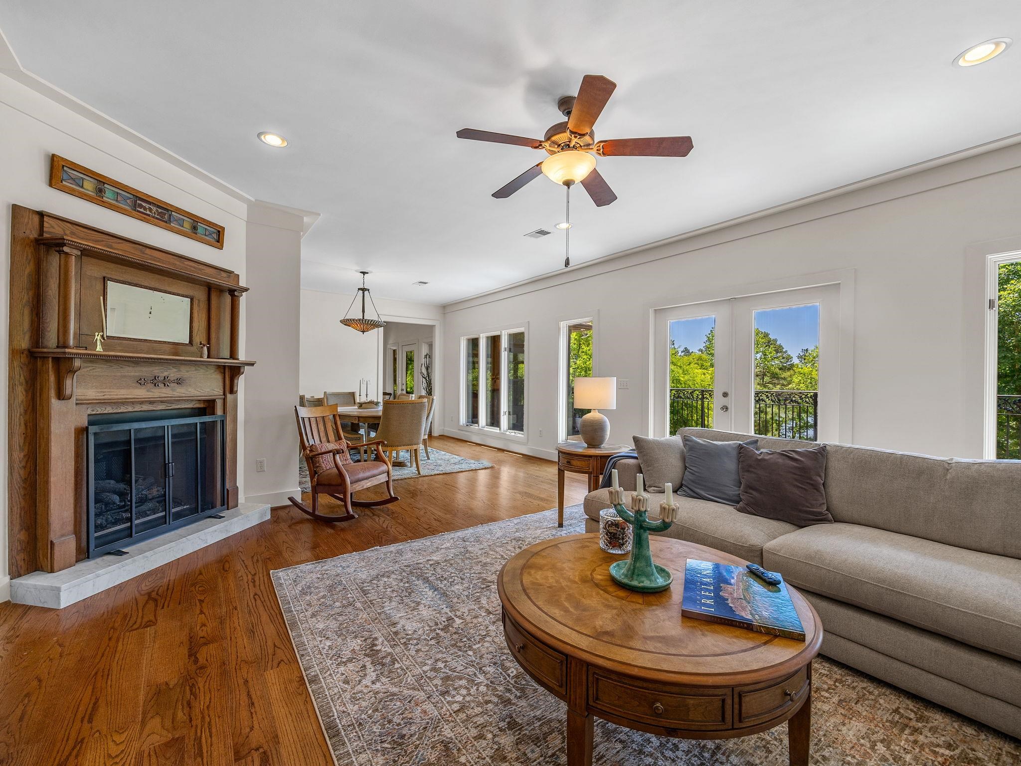 181 Lakeshore Drive Property Photo 5