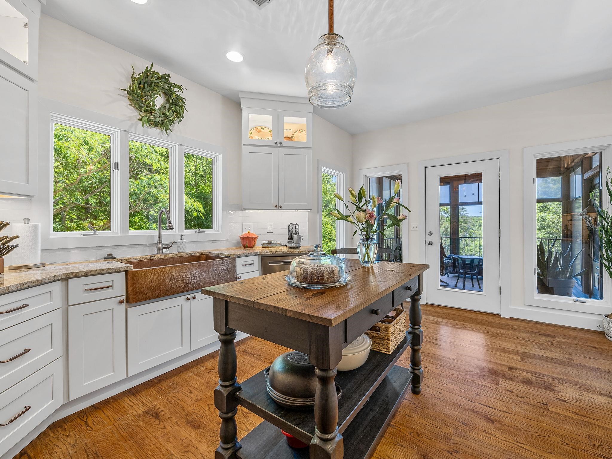 181 Lakeshore Drive Property Photo 13