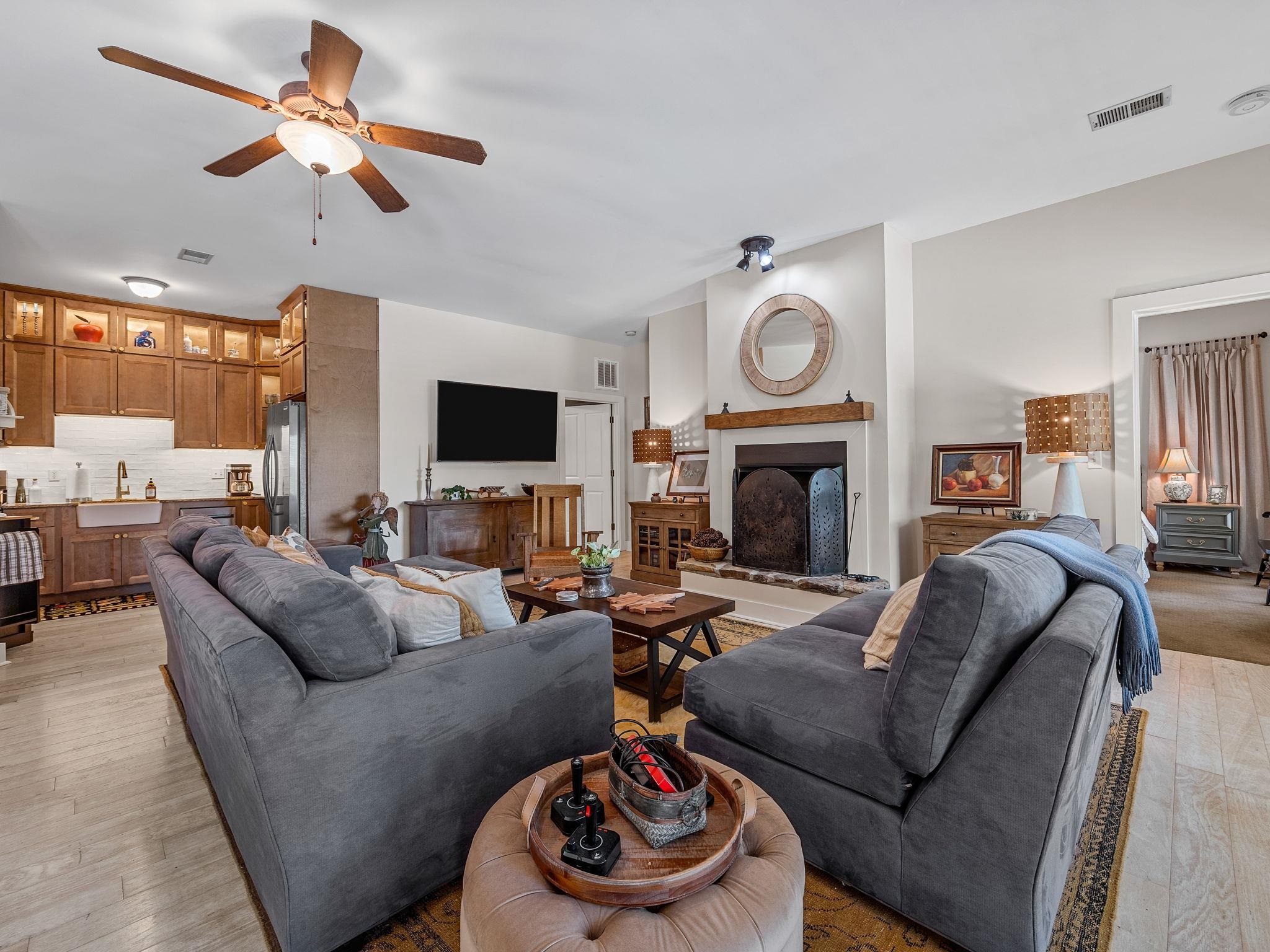 181 Lakeshore Drive Property Photo 27