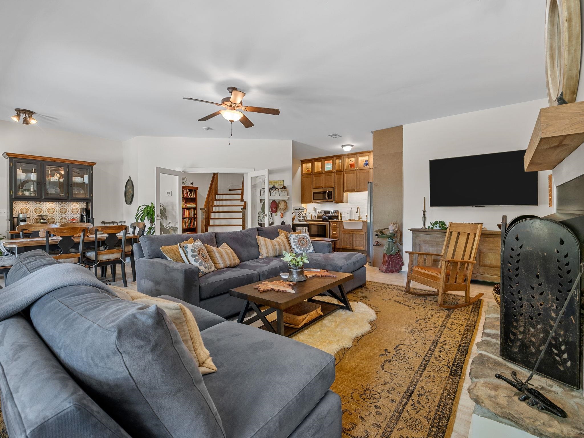 181 Lakeshore Drive Property Photo 28