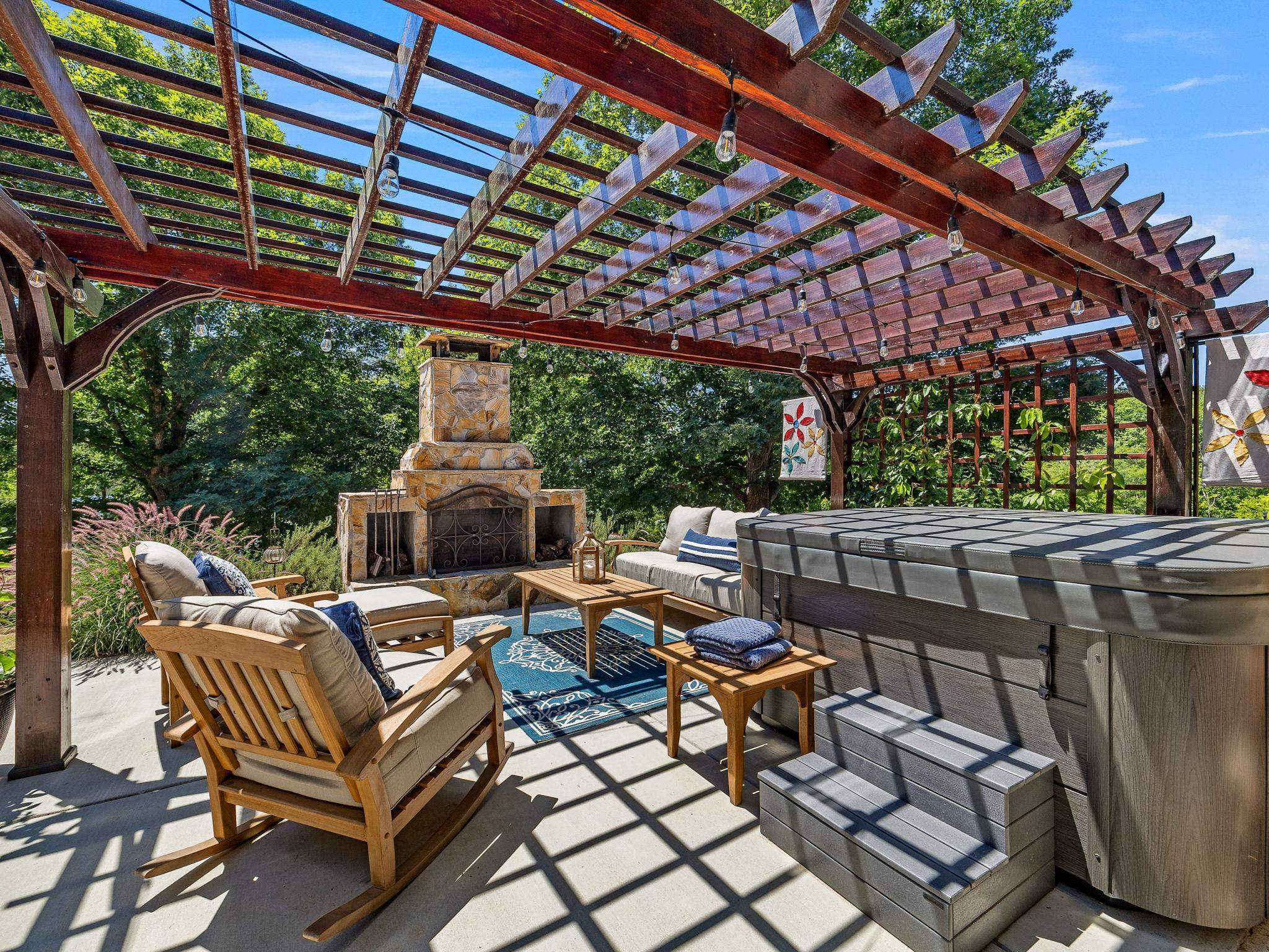 181 Lakeshore Drive Property Photo 41