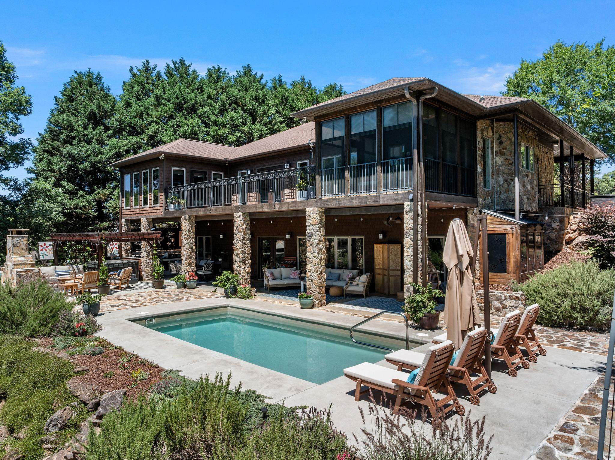 181 Lakeshore Drive Property Photo 43