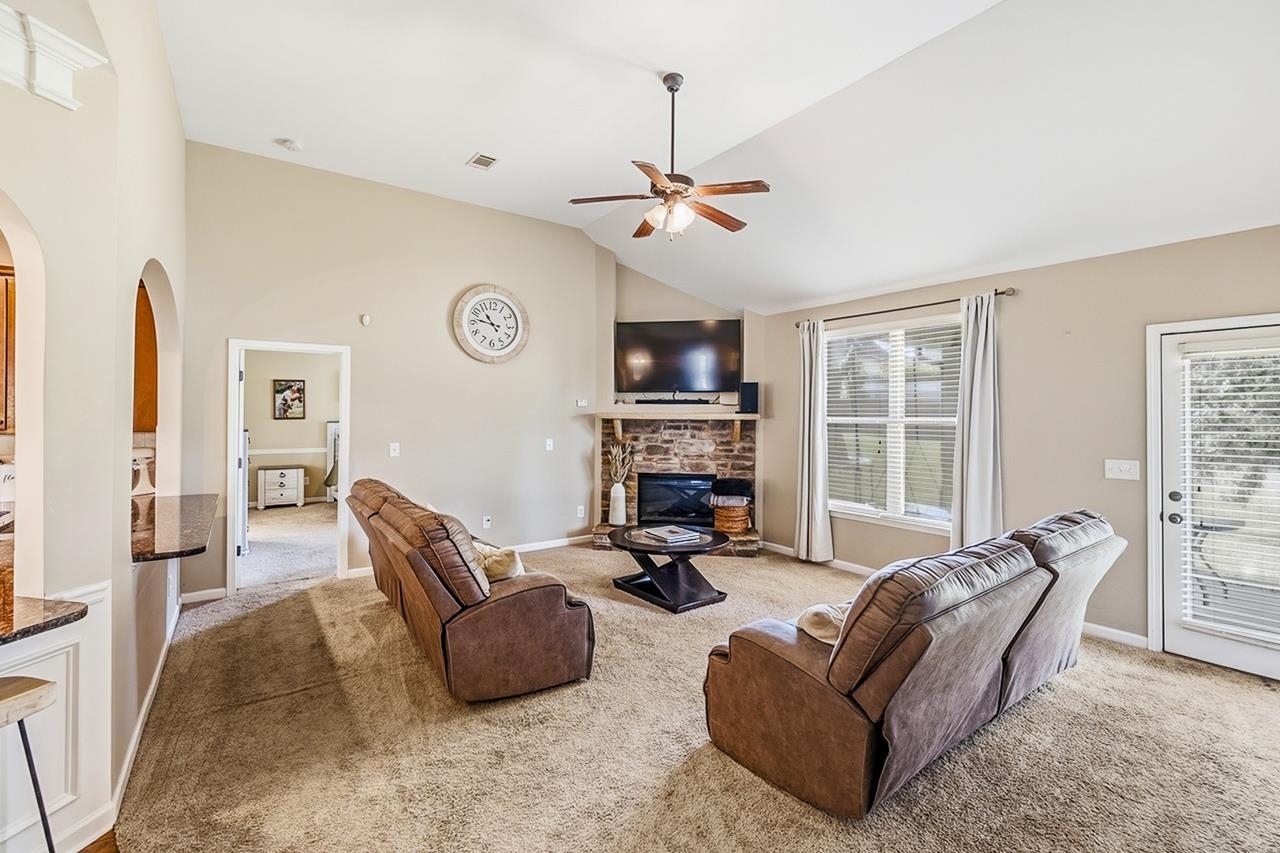 622 Willowtree Way Property Photo 29