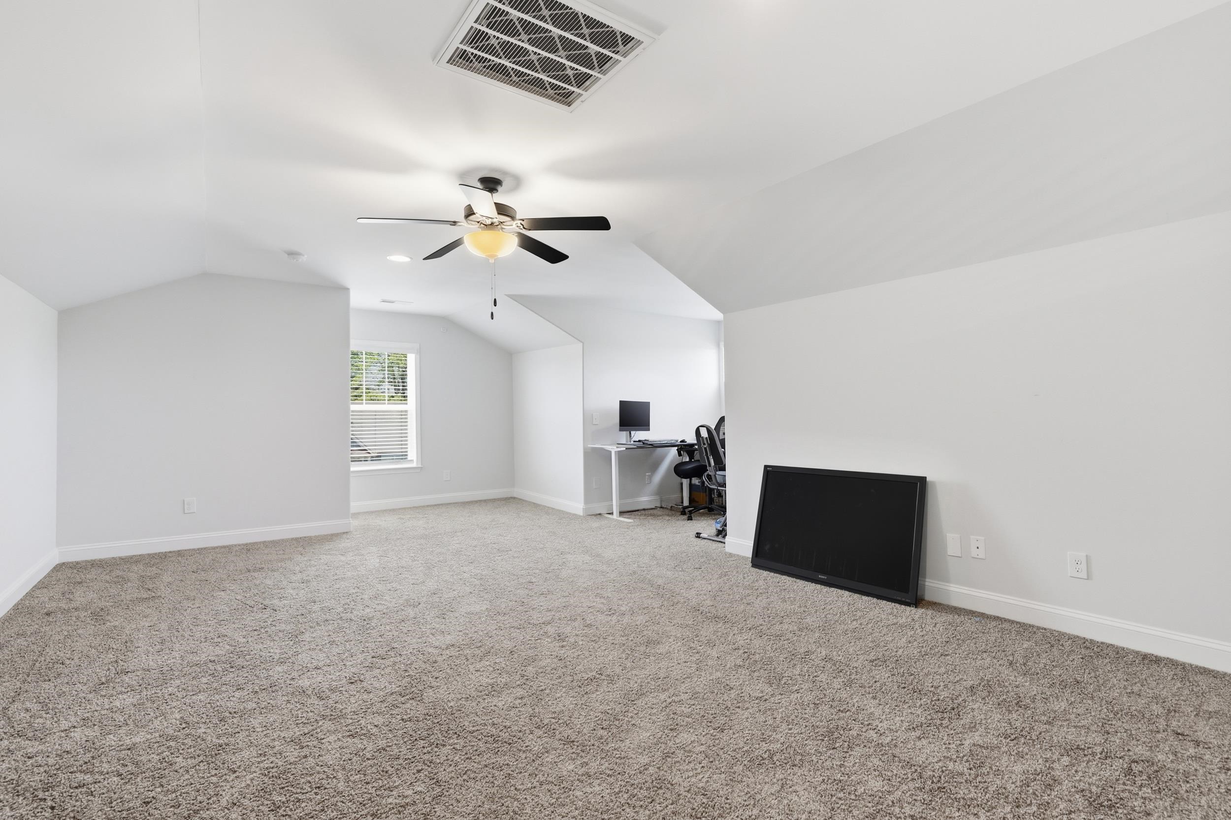 204 Claridge Way Property Photo 21
