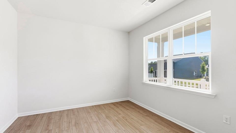 569 Landseer Drive Property Photo 8
