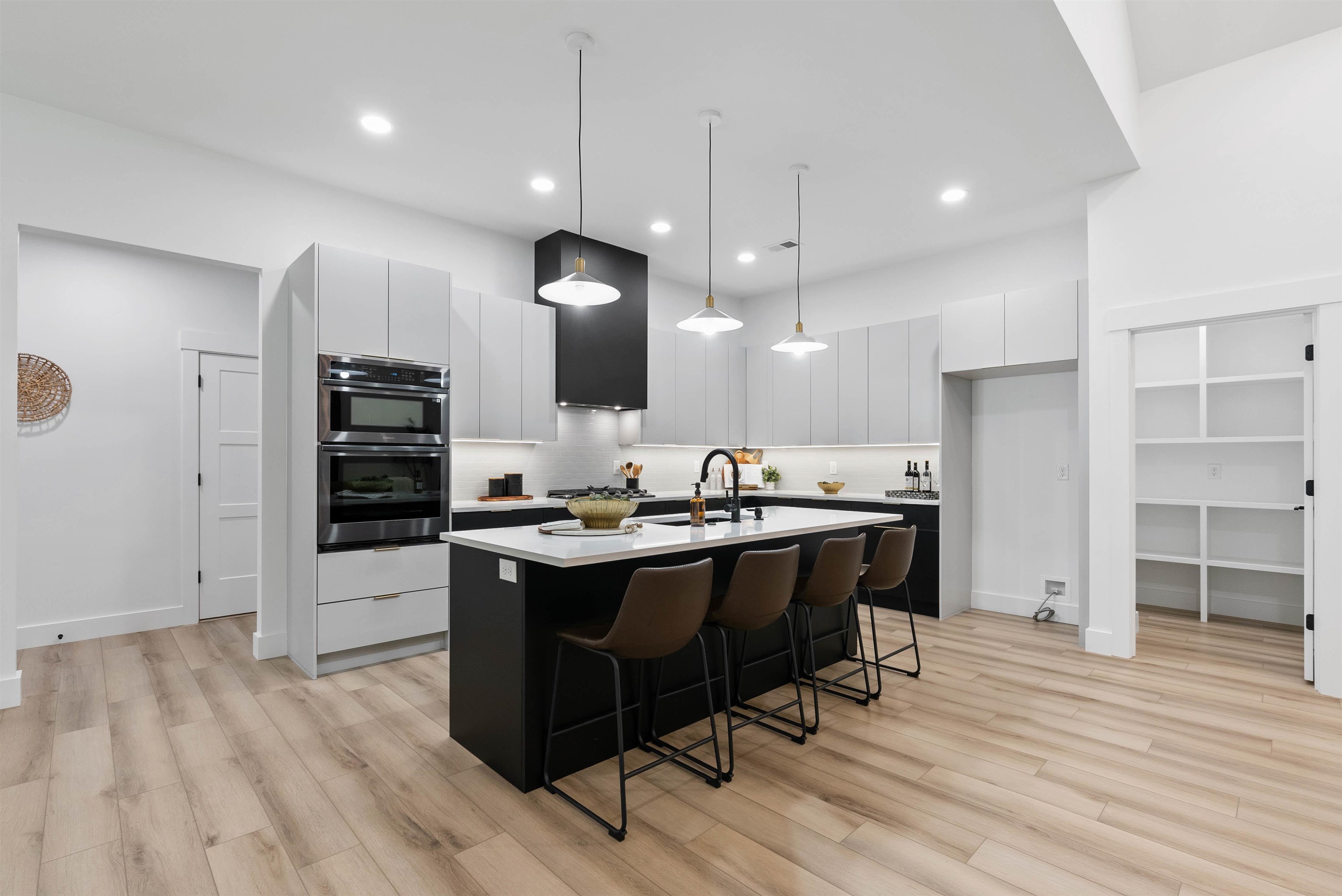 757 New South Court Property Photo 10