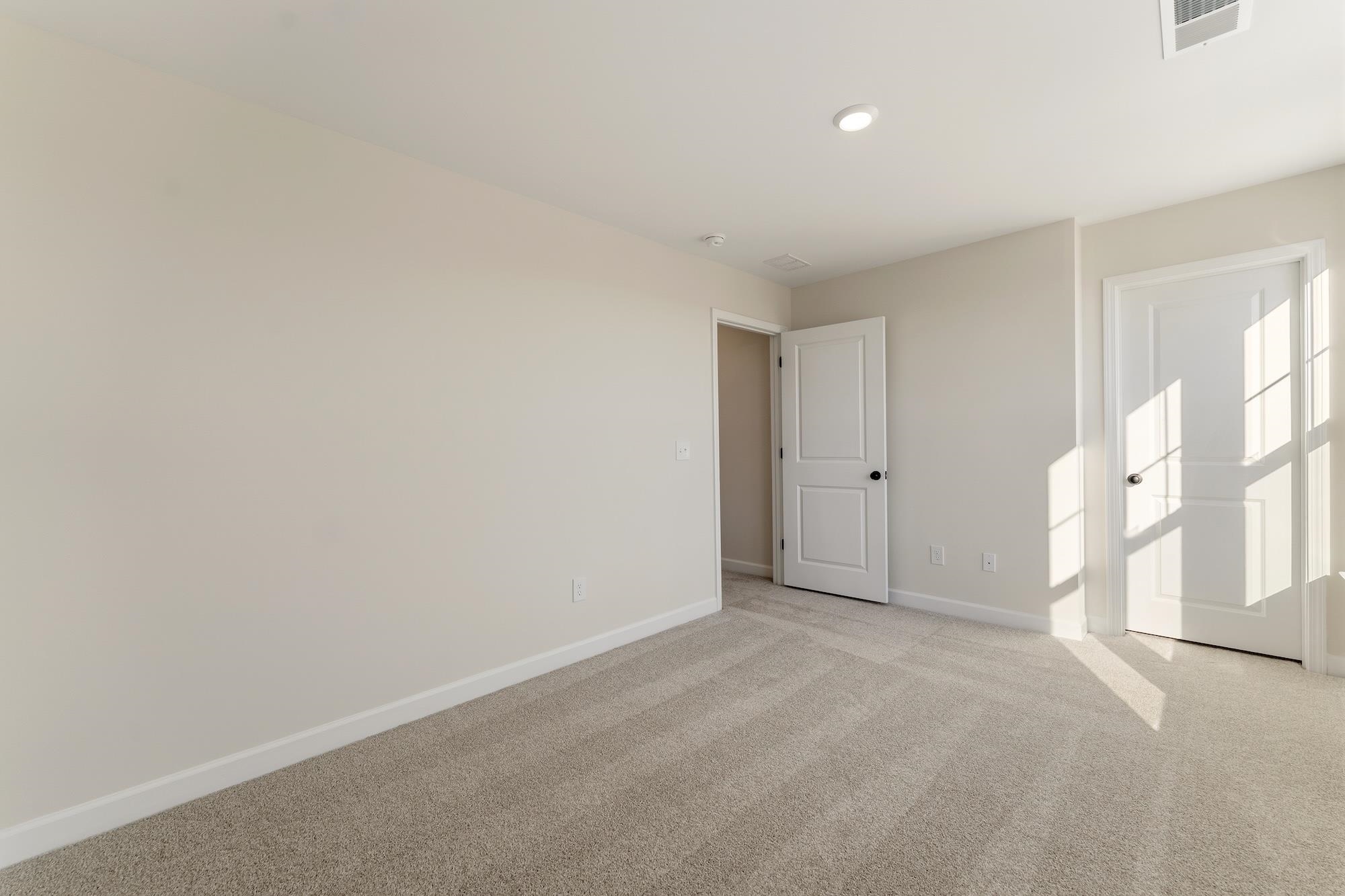 7075 New Horizons Lane Property Photo 9