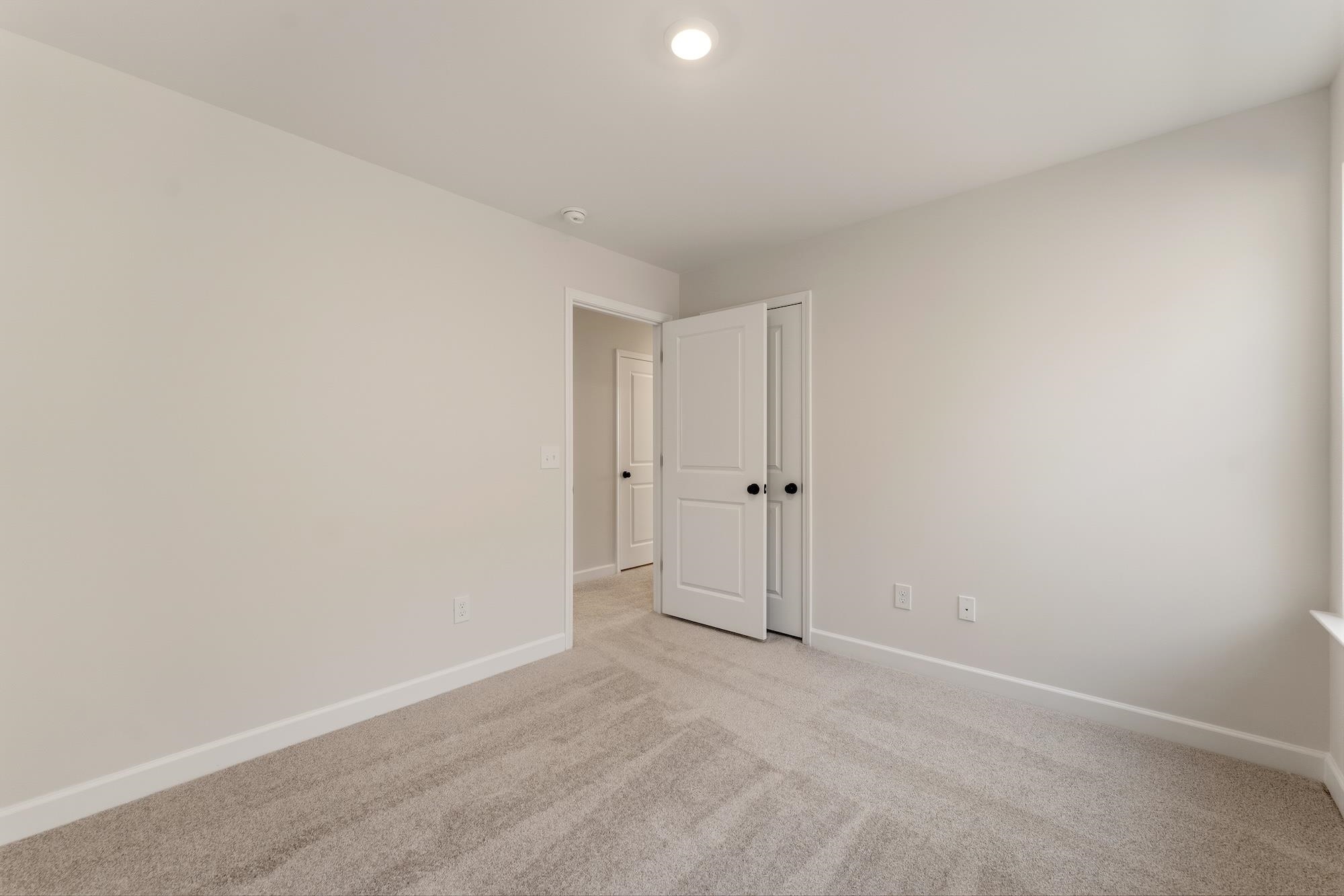 7075 New Horizons Lane Property Photo 23