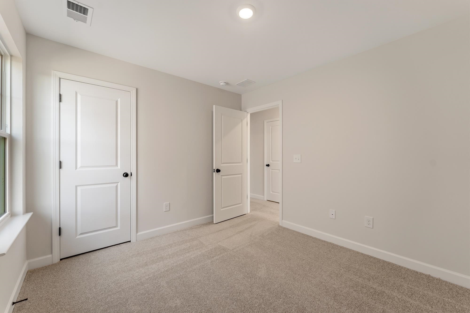 7075 New Horizons Lane Property Photo 25