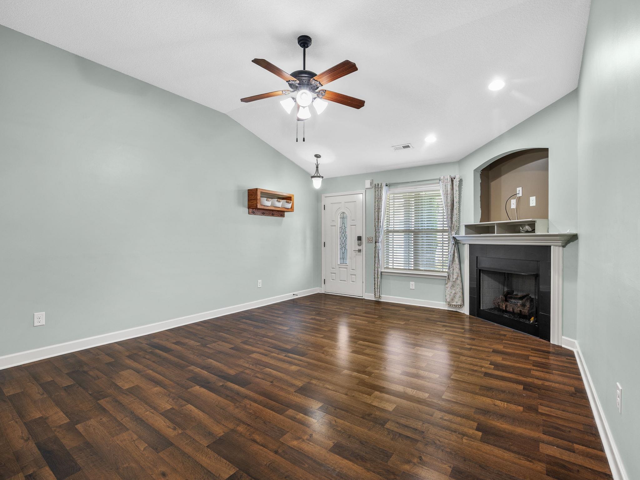 618 Chastine Drive Property Photo 8