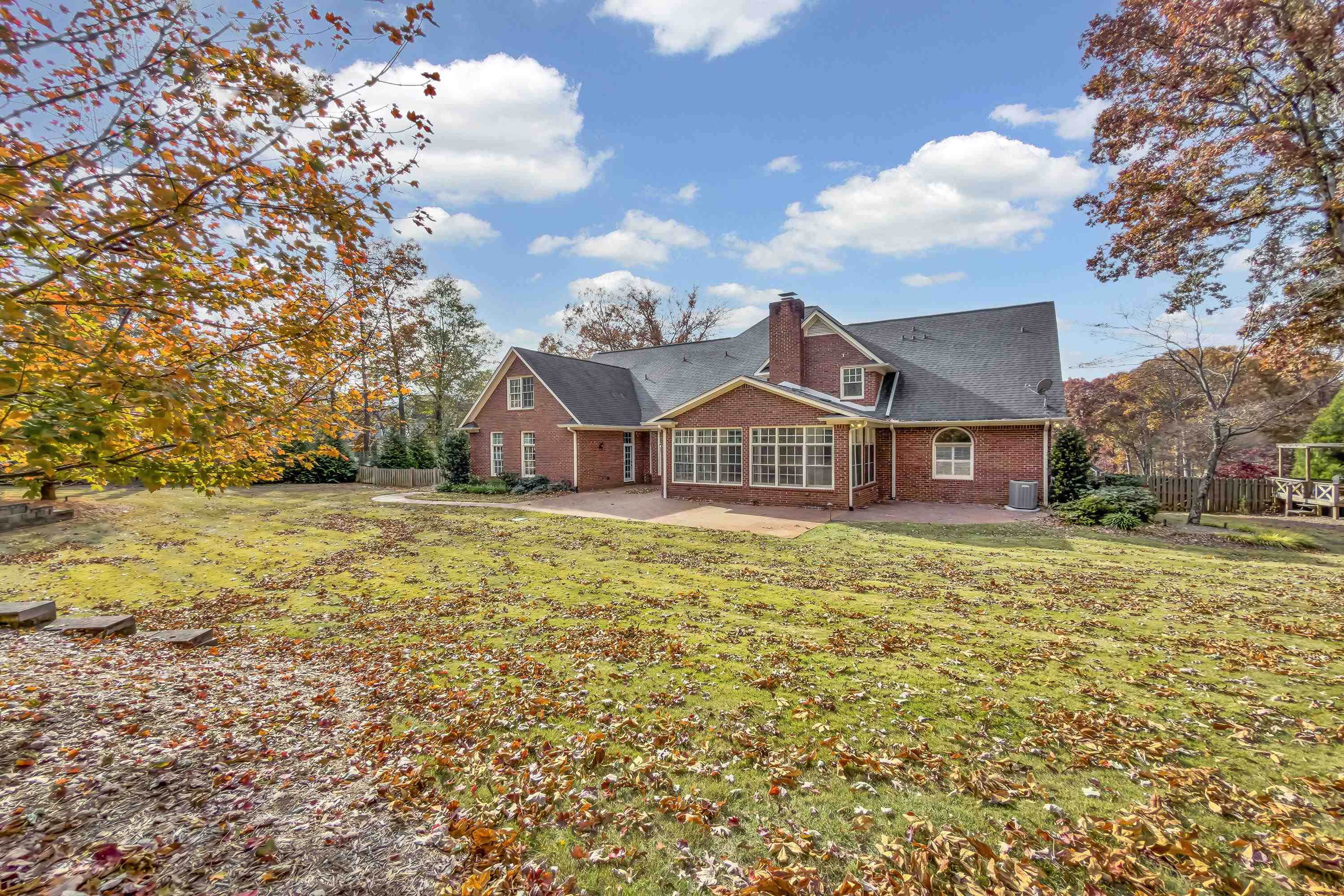 111 W Woodglen Road Property Photo 6