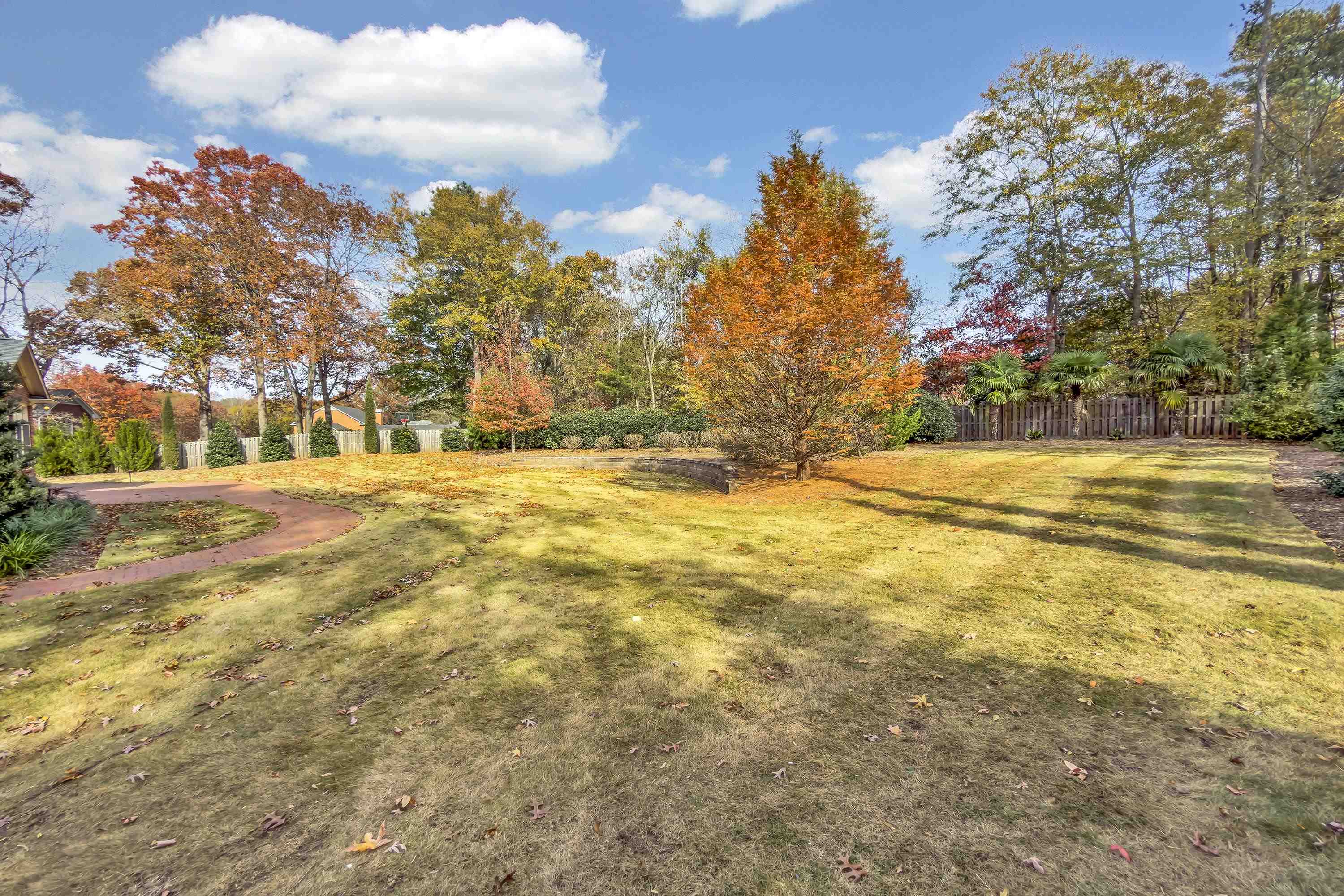 111 W Woodglen Road Property Photo 7
