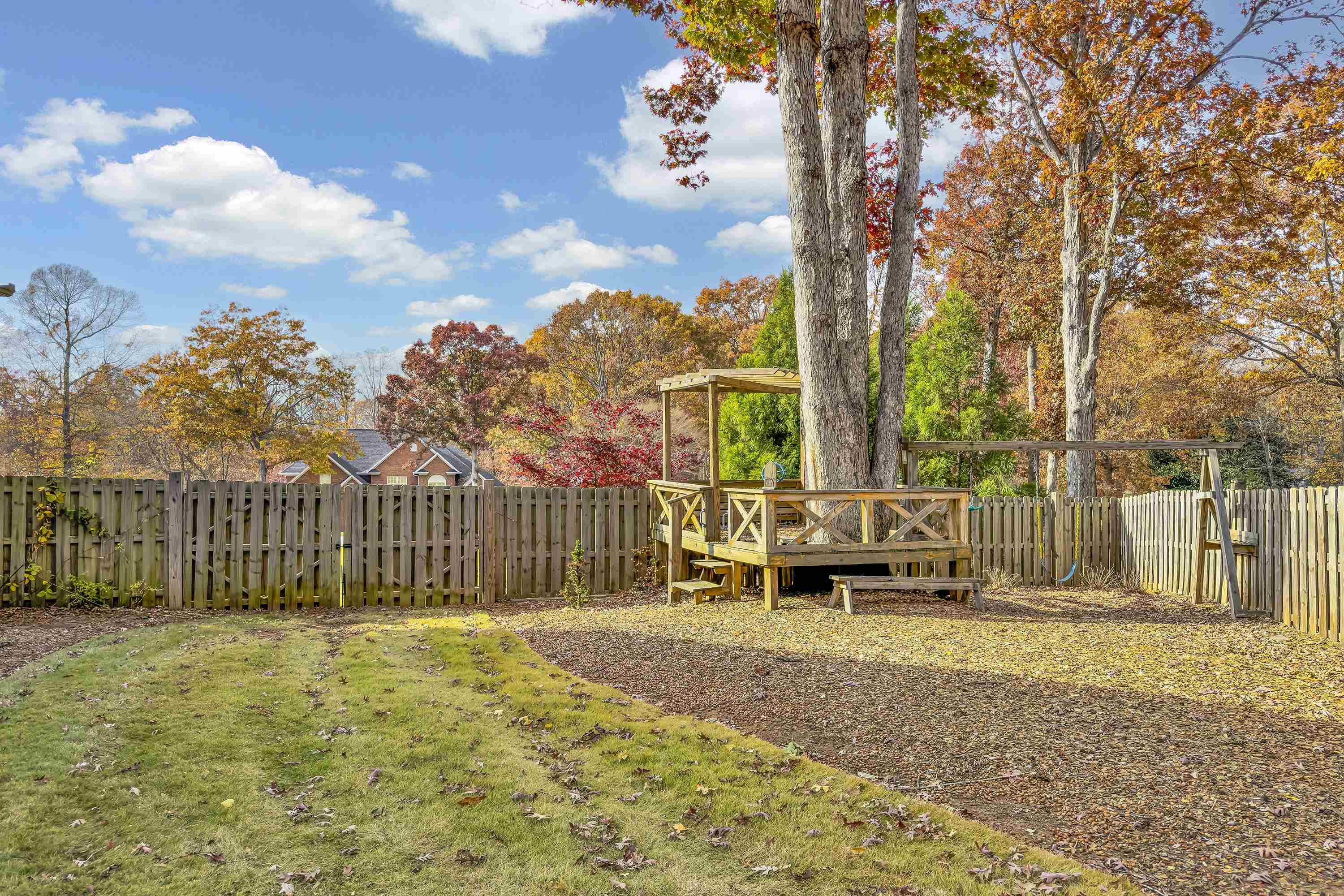 111 W Woodglen Road Property Photo 8