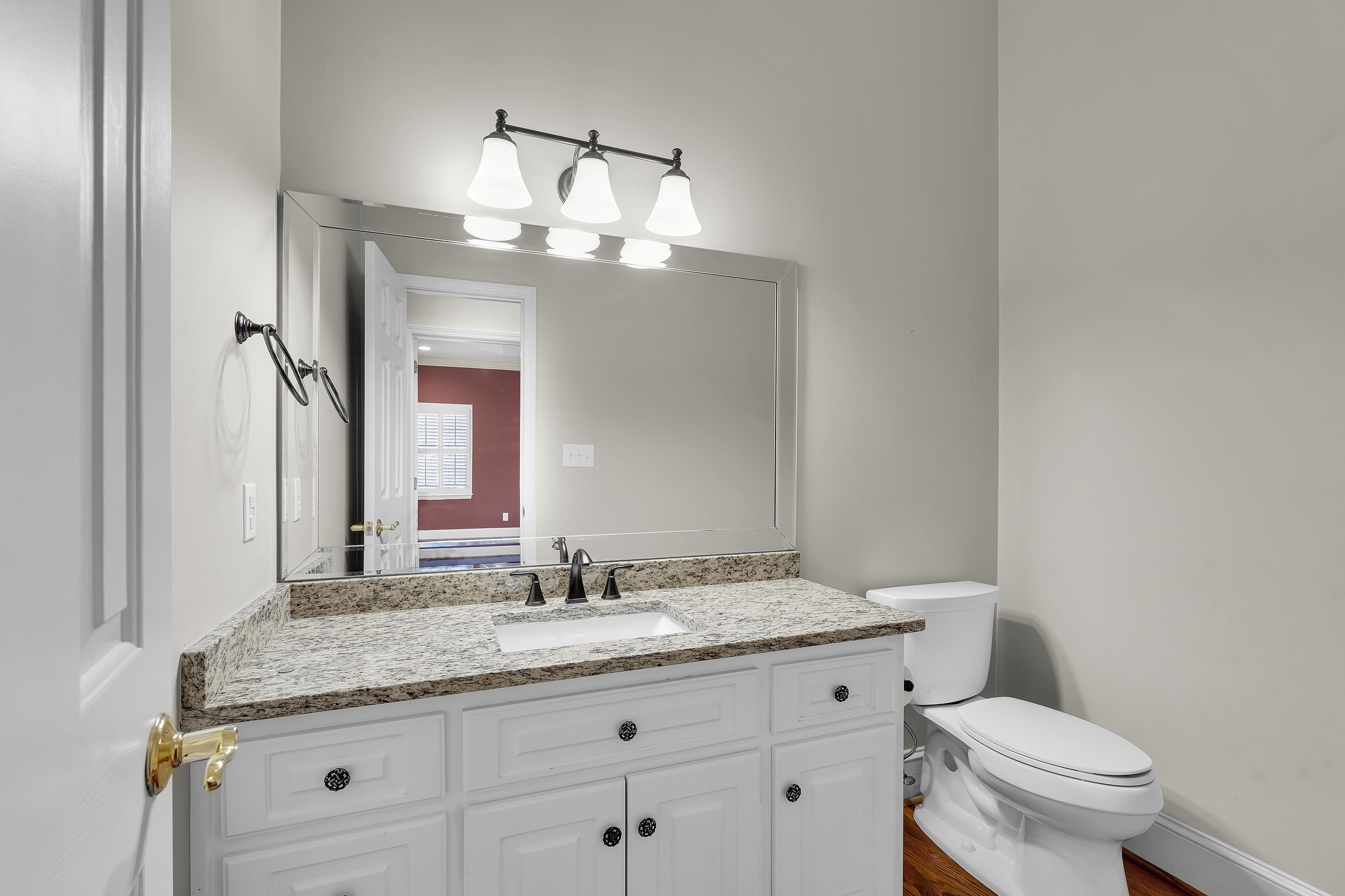 111 W Woodglen Road Property Photo 24