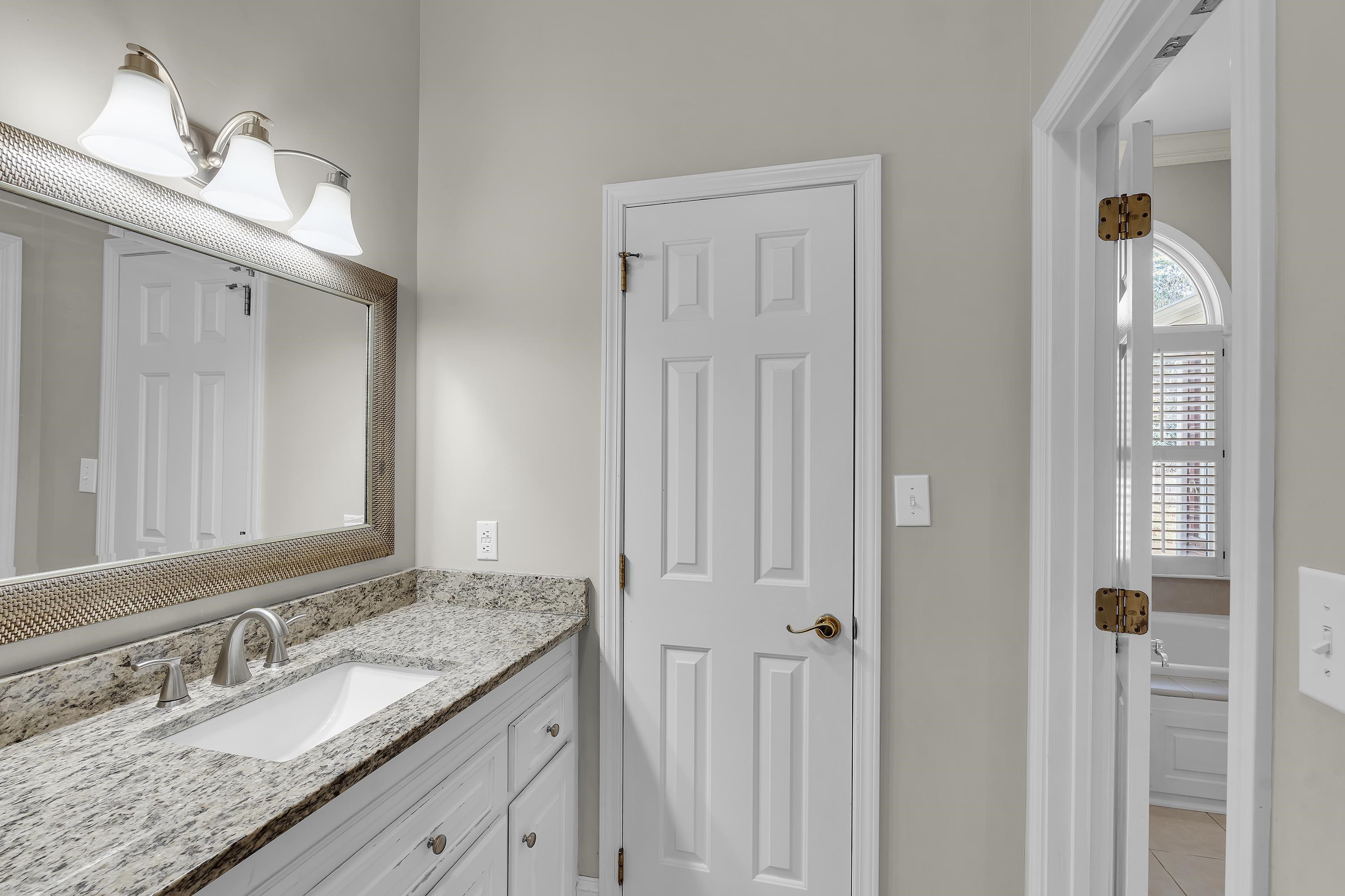 111 W Woodglen Road Property Photo 25