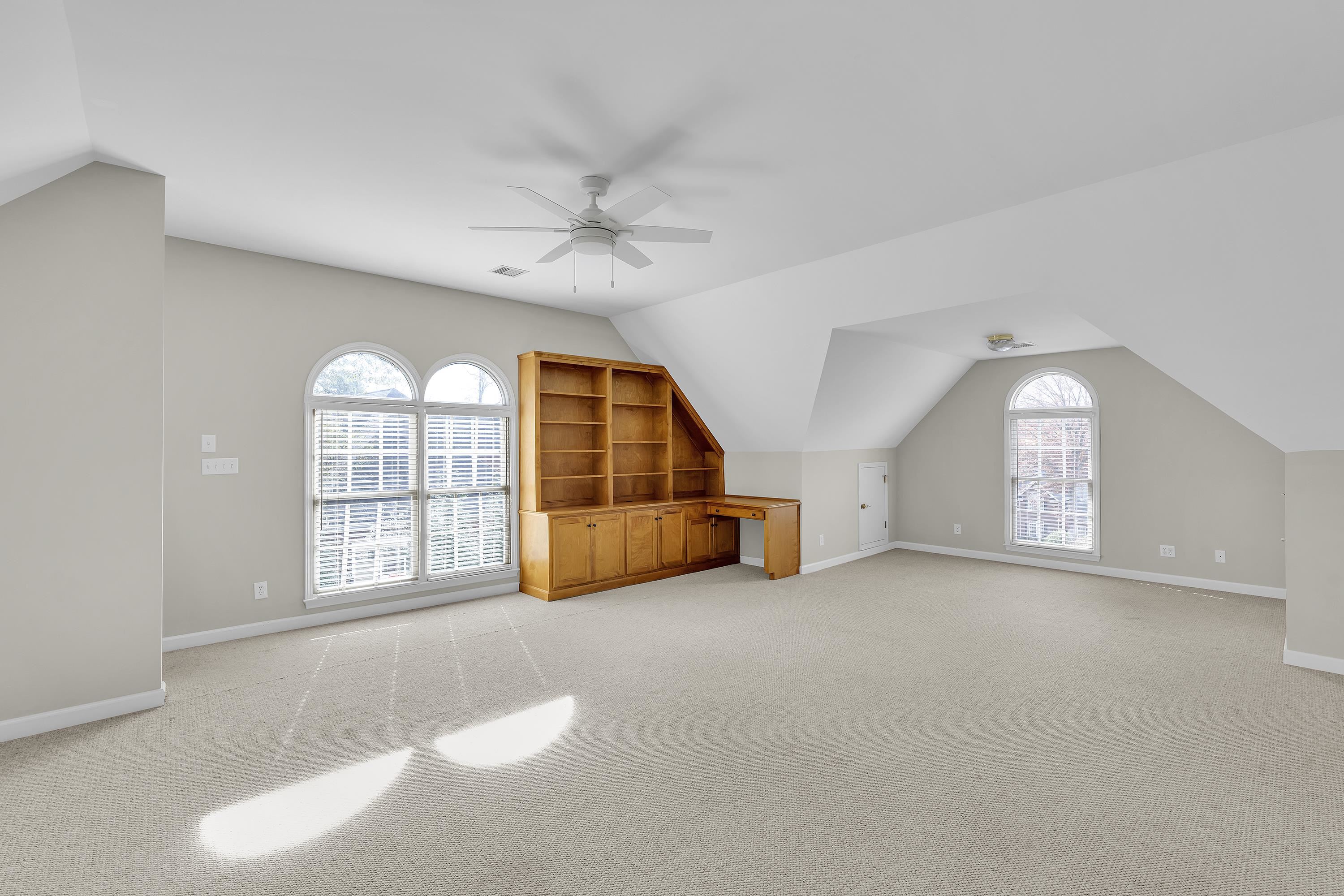 111 W Woodglen Road Property Photo 28