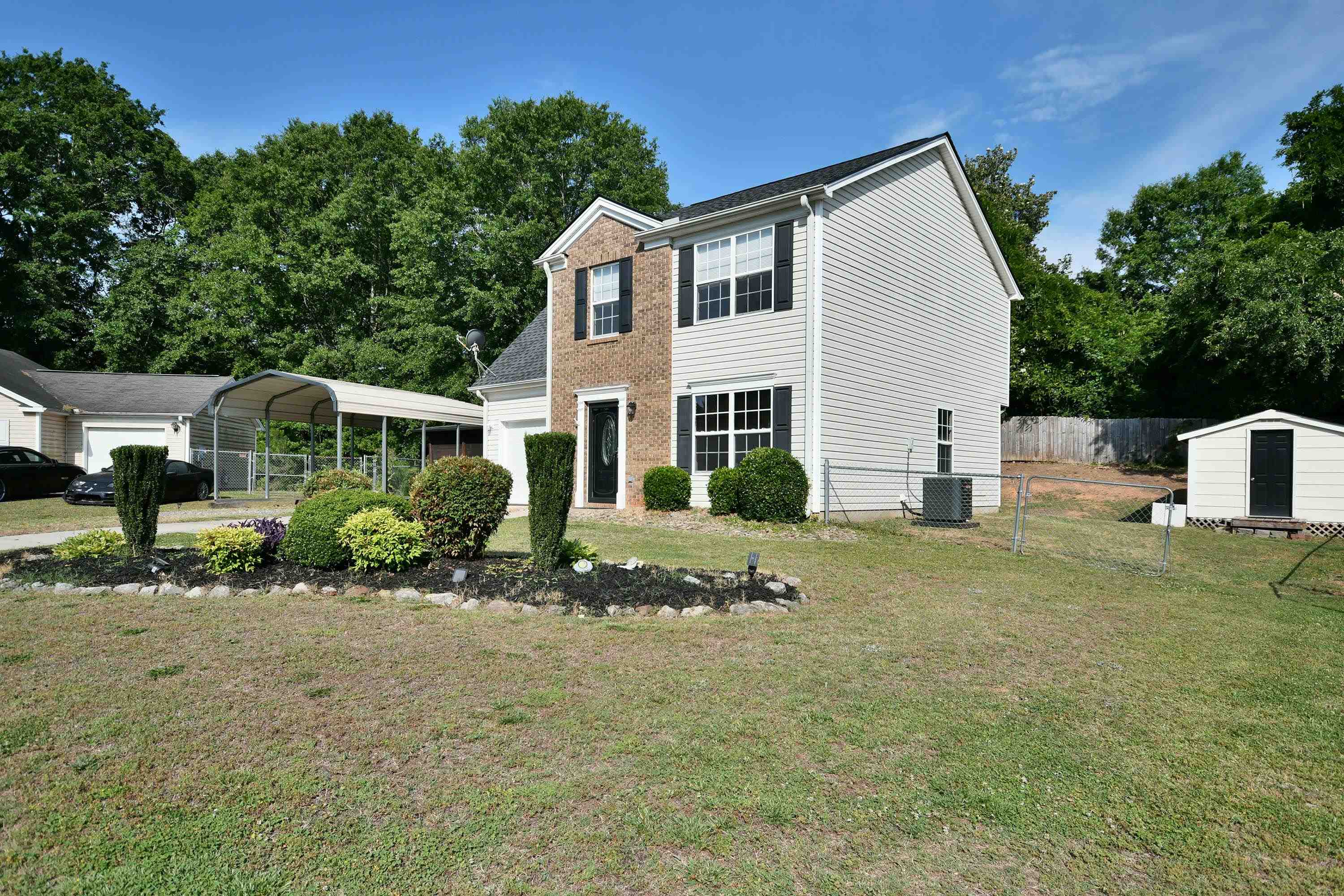 136 W Corley Lane Property Photo 3