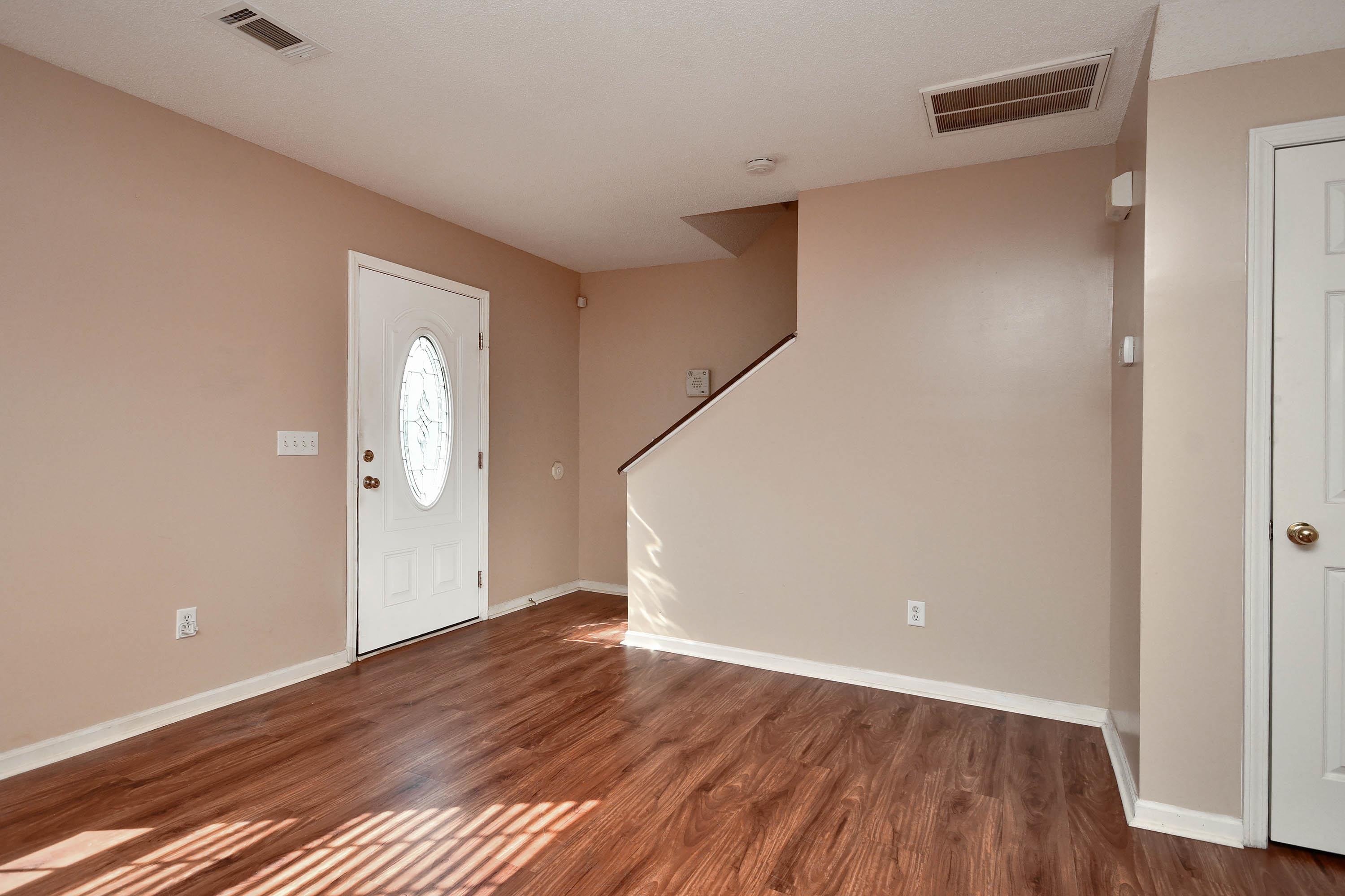 136 W Corley Lane Property Photo 6